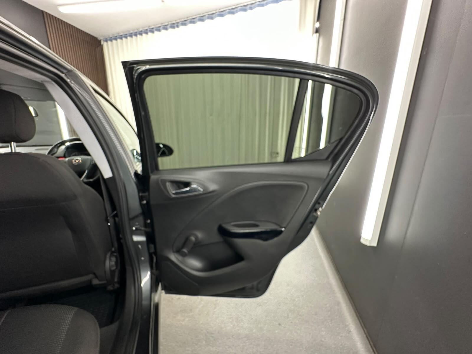 Vauxhall Corsa view 12