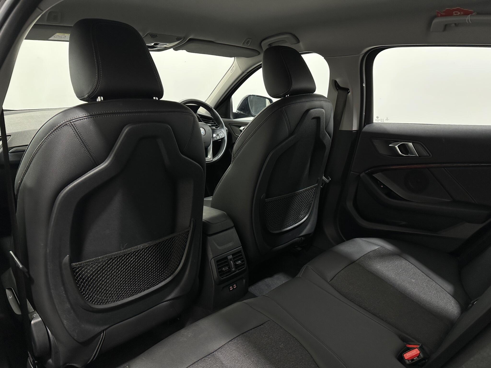 BMW 1 Series view 39