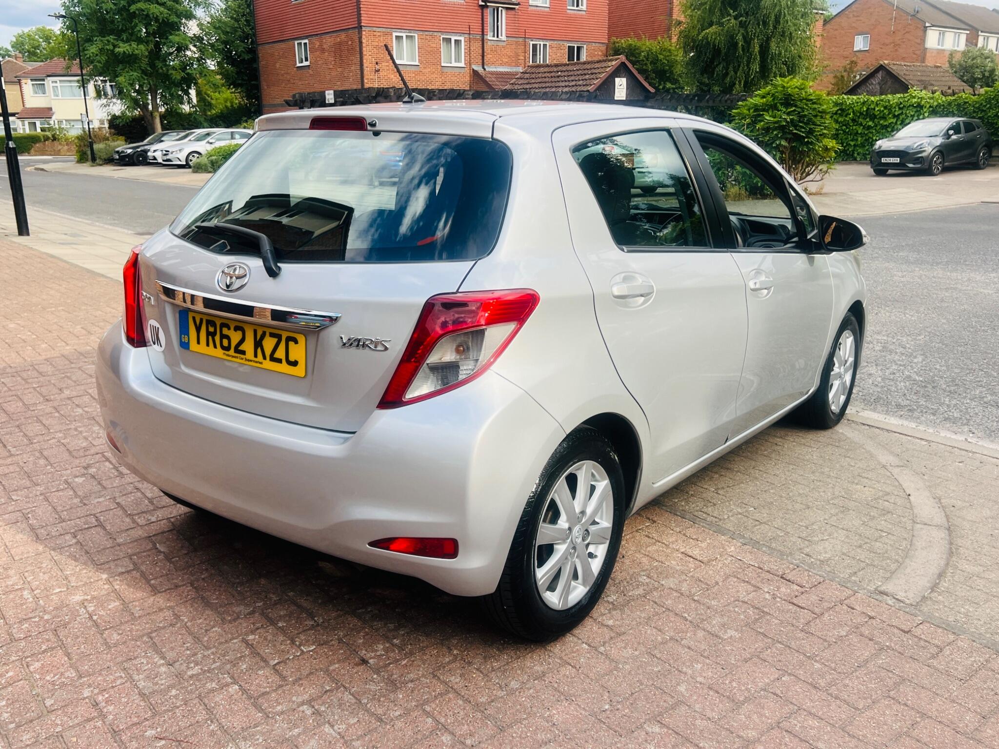 Toyota Yaris view 20