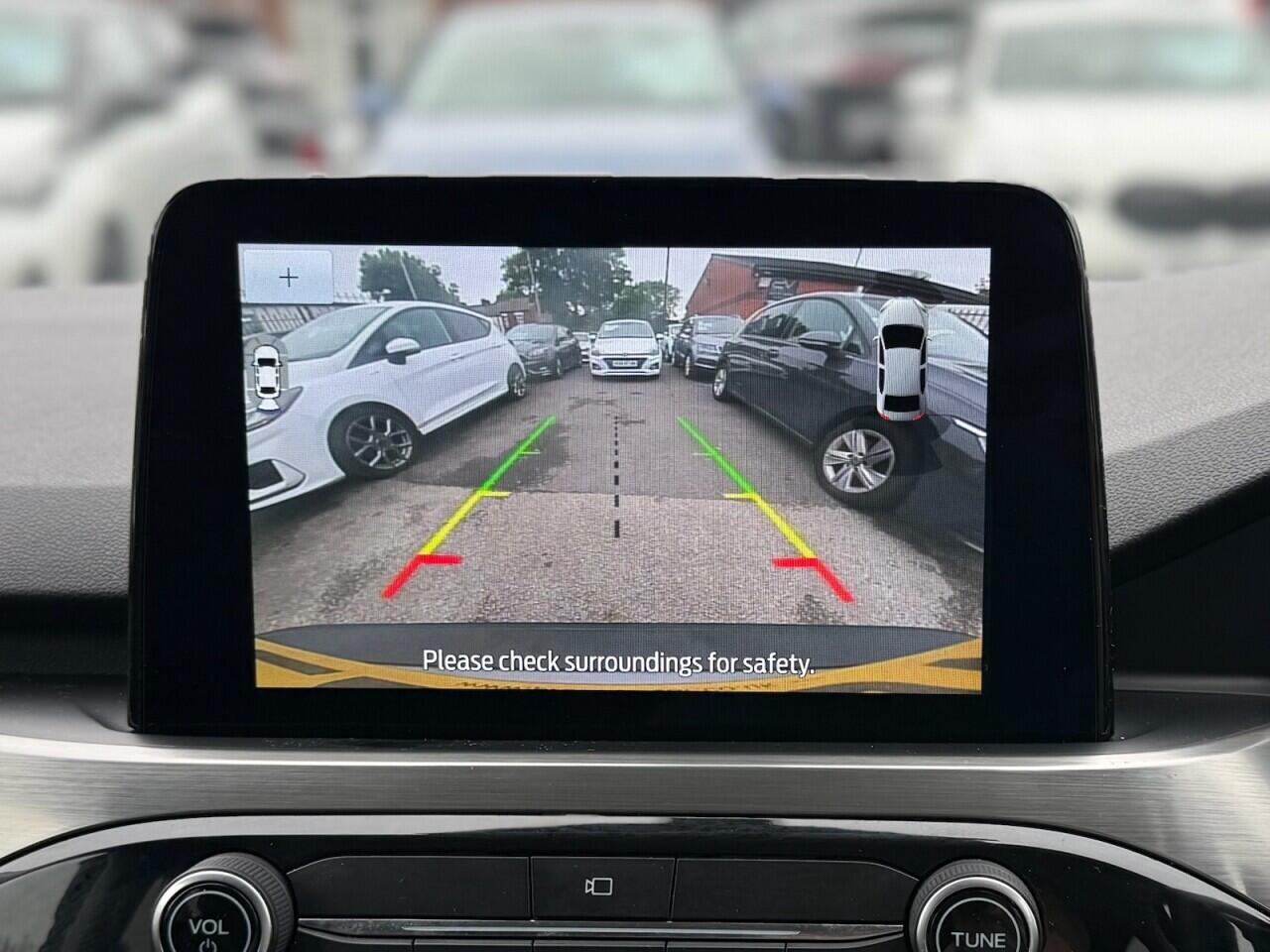 Ford Kuga view 3