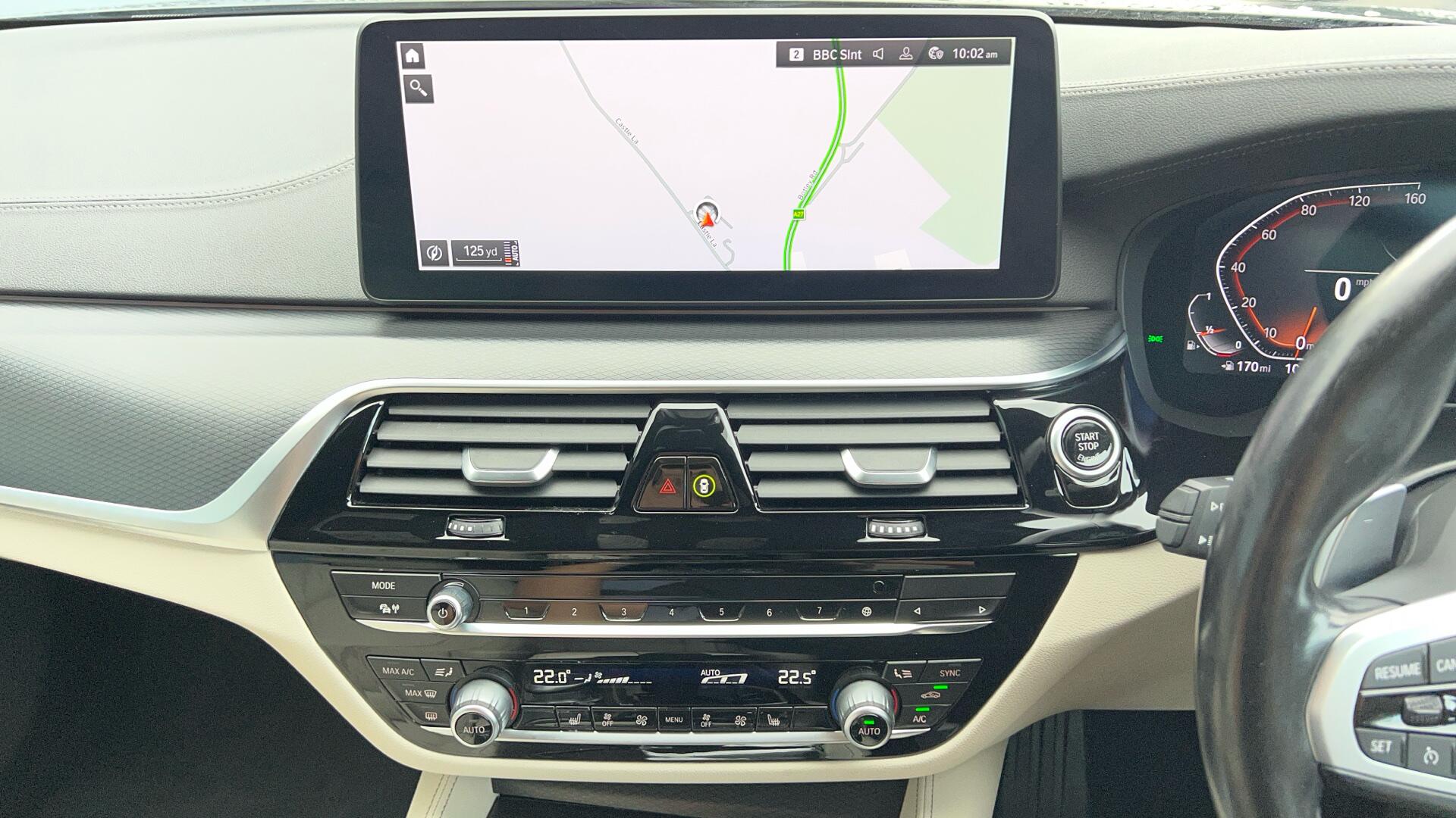 BMW 5 Series view 8