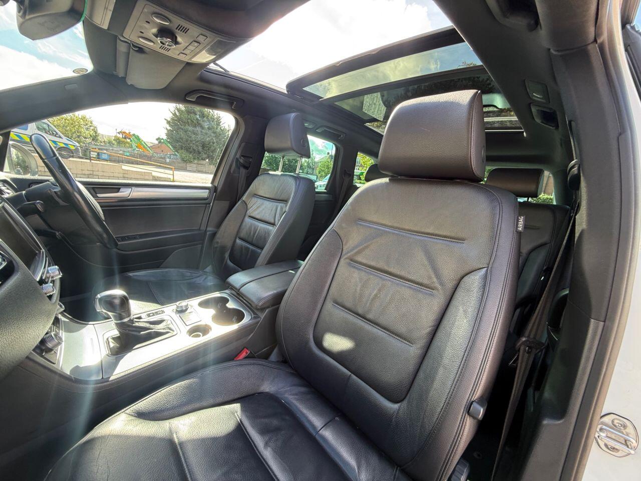 Volkswagen Touareg view 38