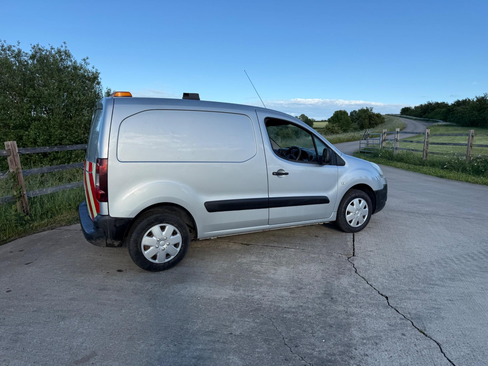 Citroen Berlingo 1.6 HDi 850 Enterprise L1 5dr — photo 20 of 92