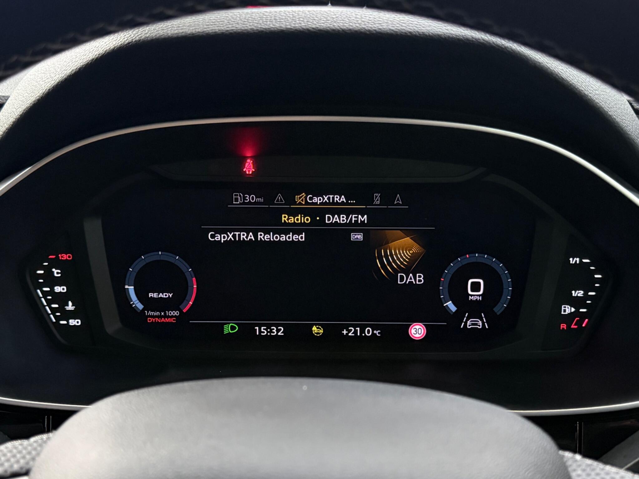 Audi Q3 view 15