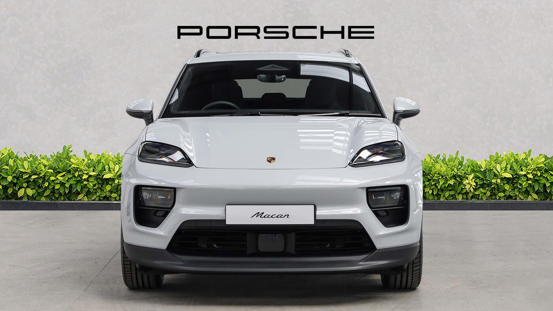 Porsche Macan view 6