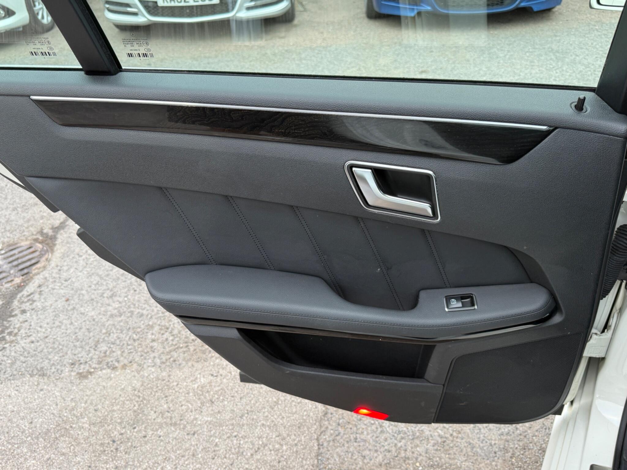 Mercedes-Benz E Class - Image 47