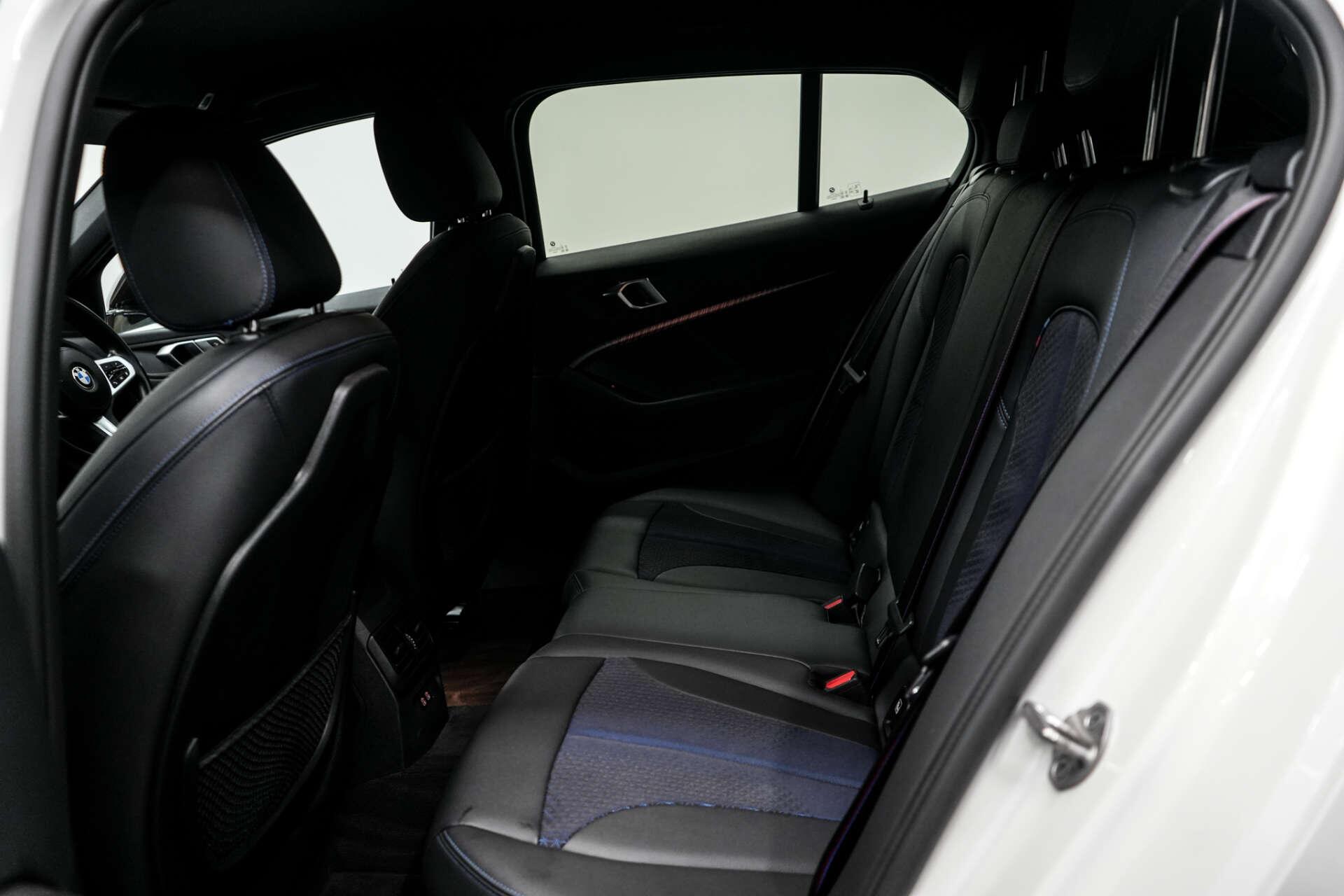 BMW 1 Series view 28