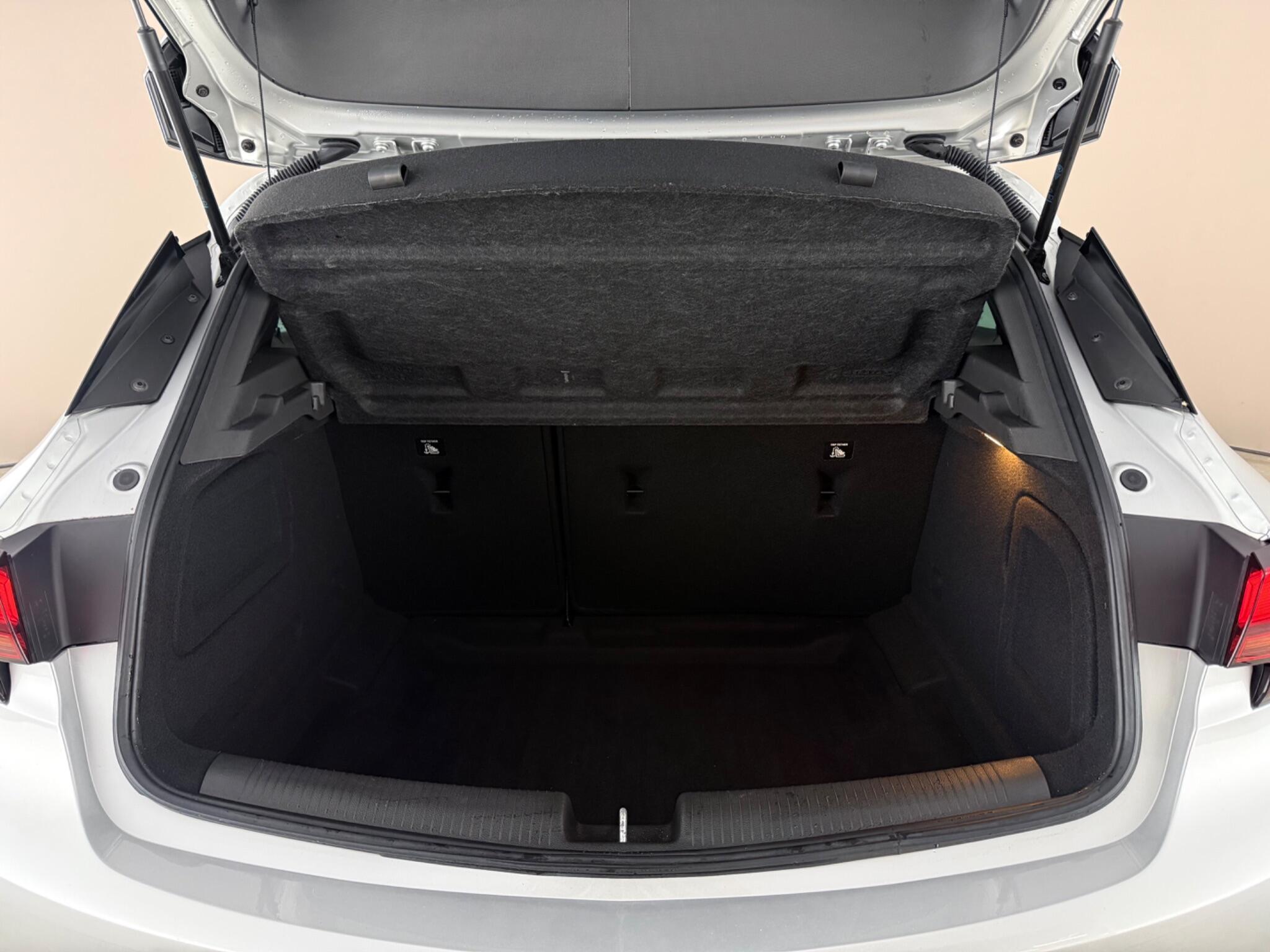 Vauxhall Astra view 9