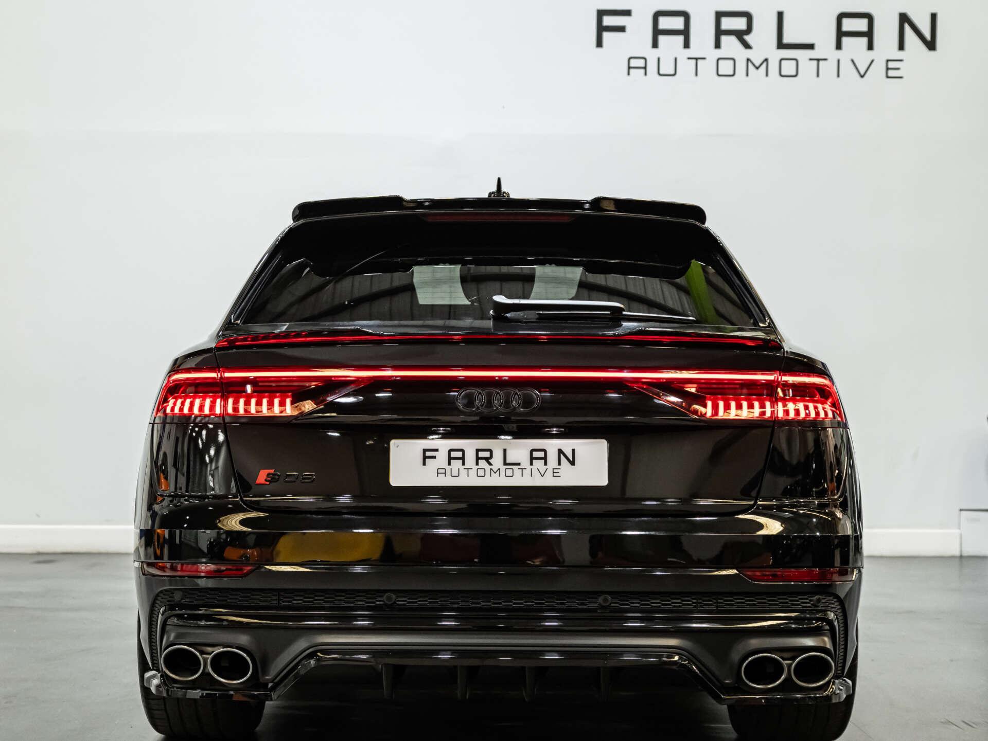 Audi SQ8 view 34
