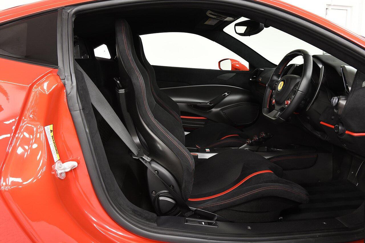 Ferrari 488 view 6