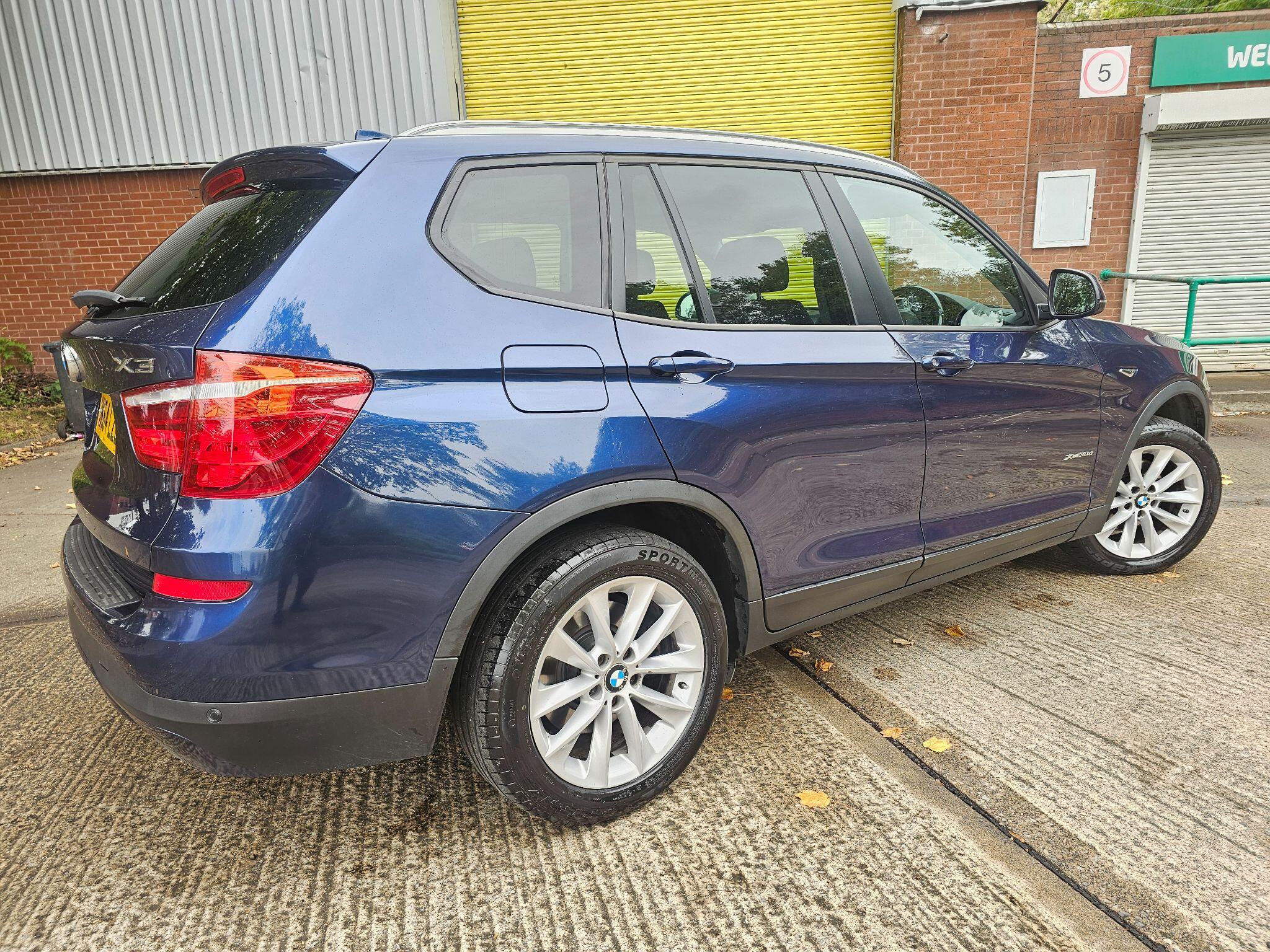BMW X3 view 8