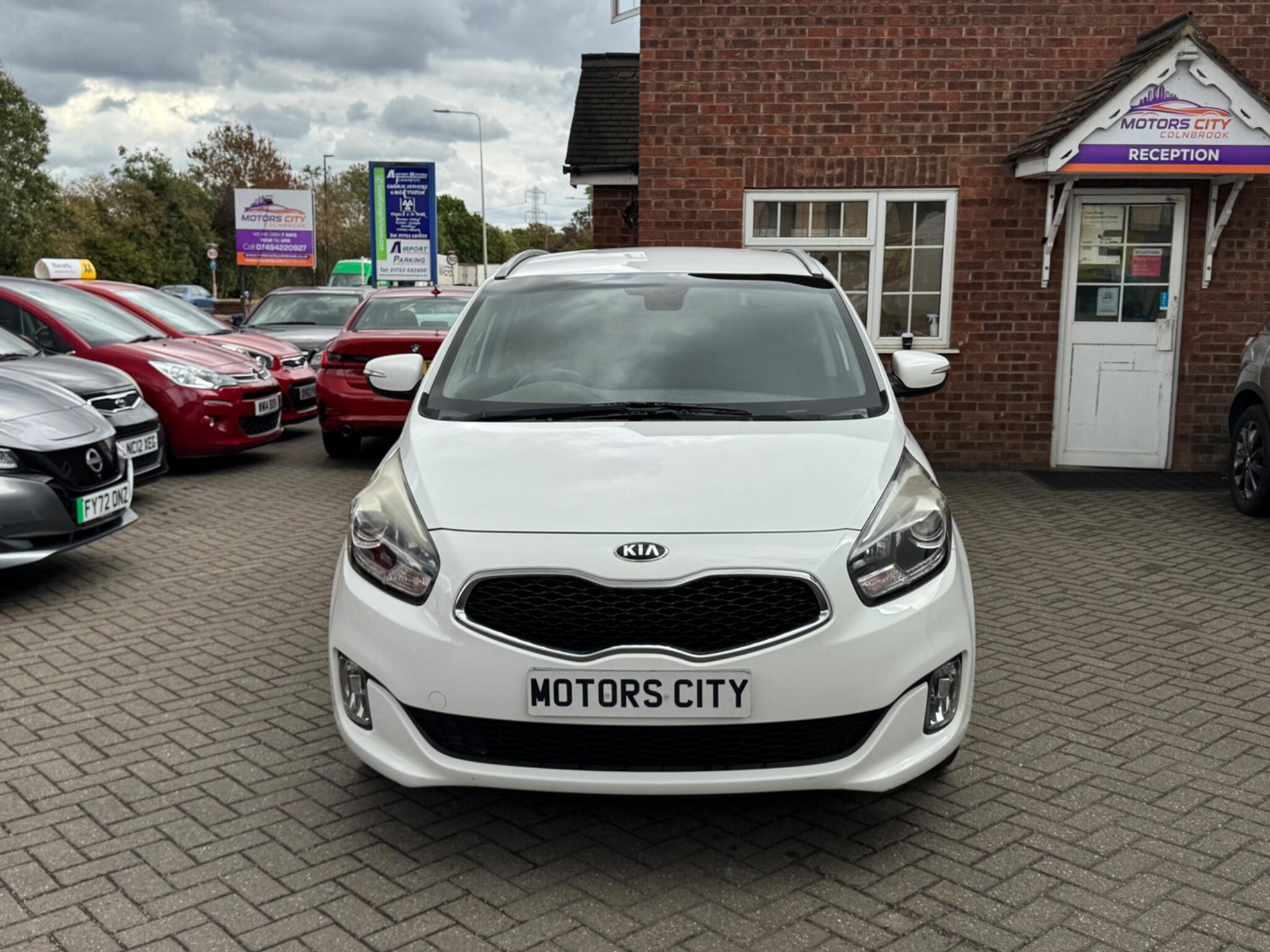 Kia Carens view 3