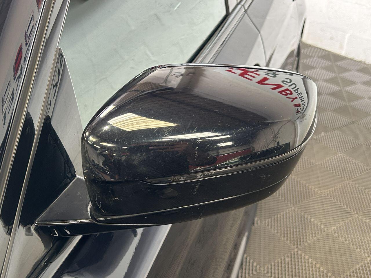 BMW 5 Series view 21