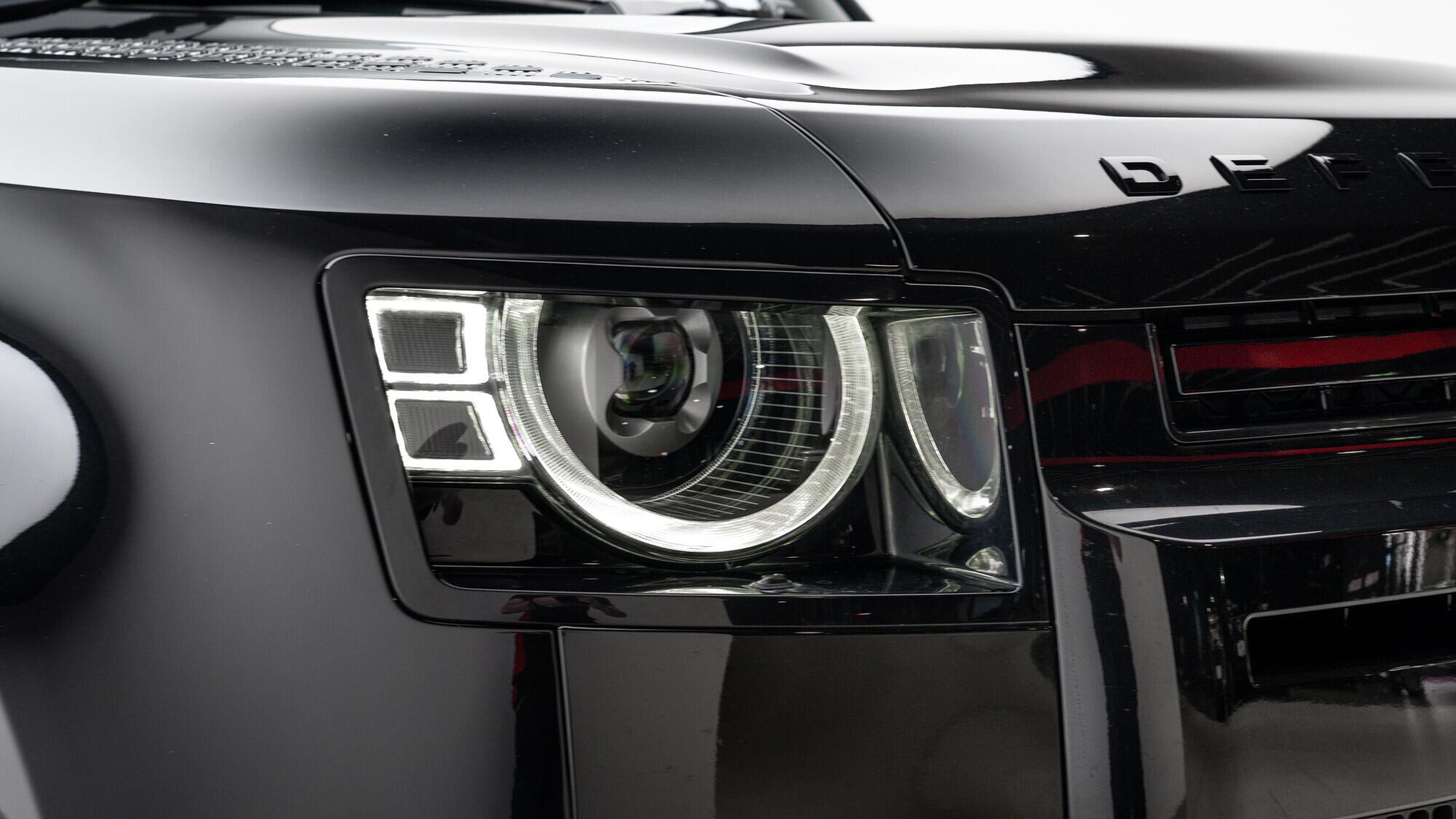 Land Rover Defender view 18