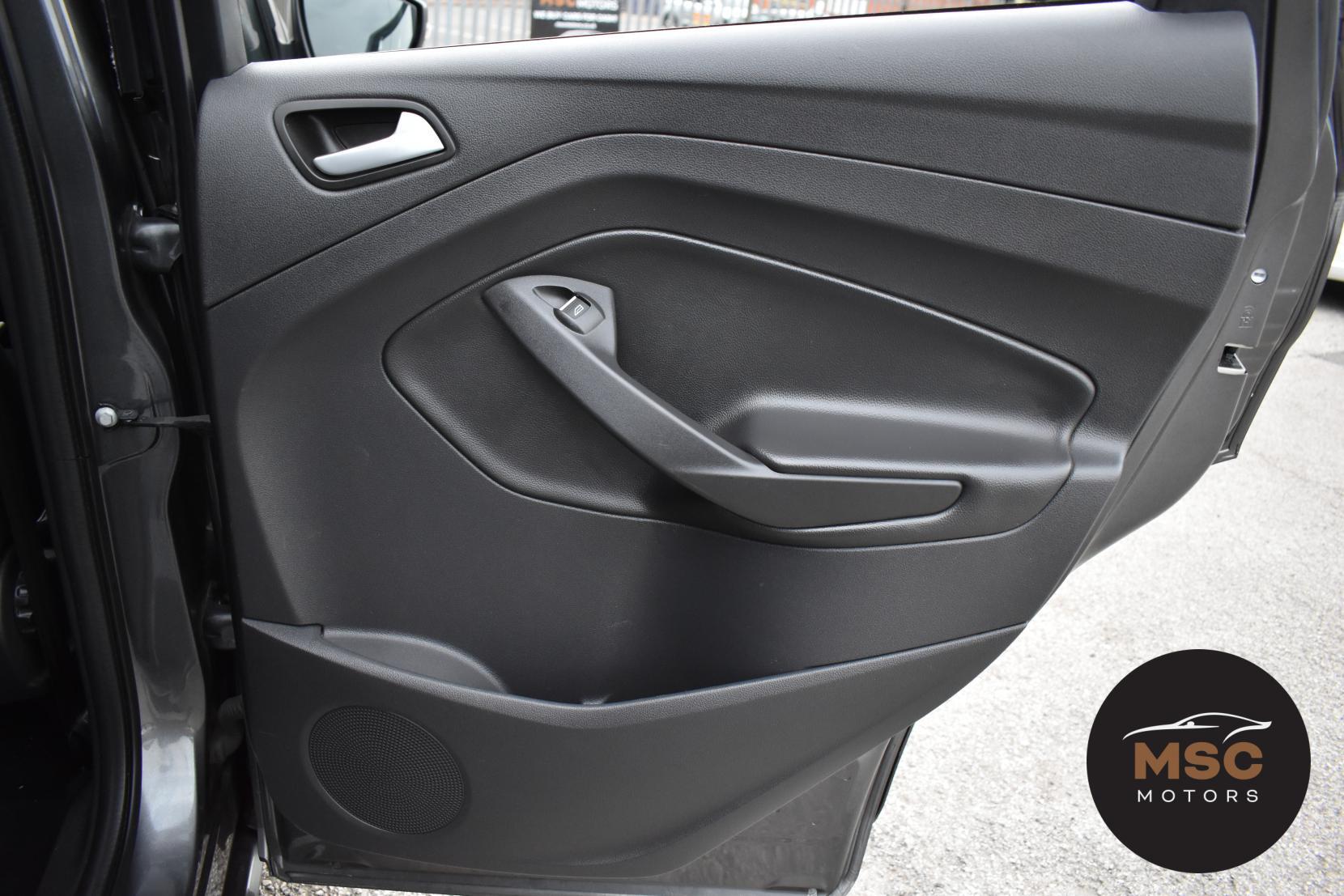 Ford Kuga view 60