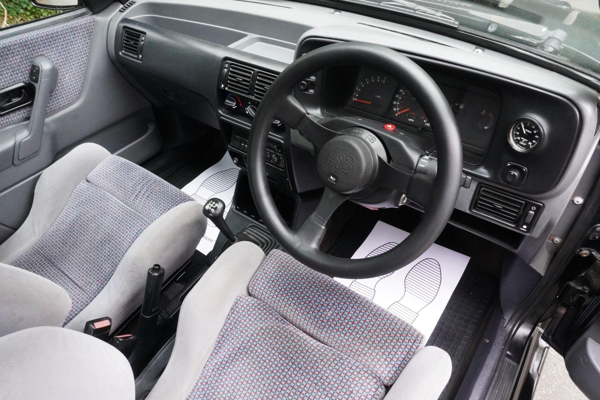 Ford Escort view 15