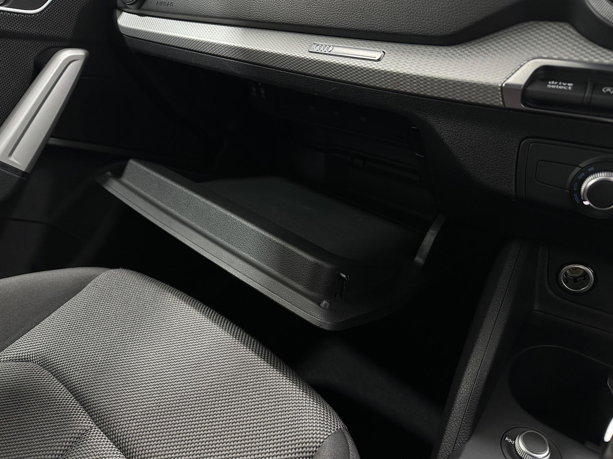 Audi Q2 view 28
