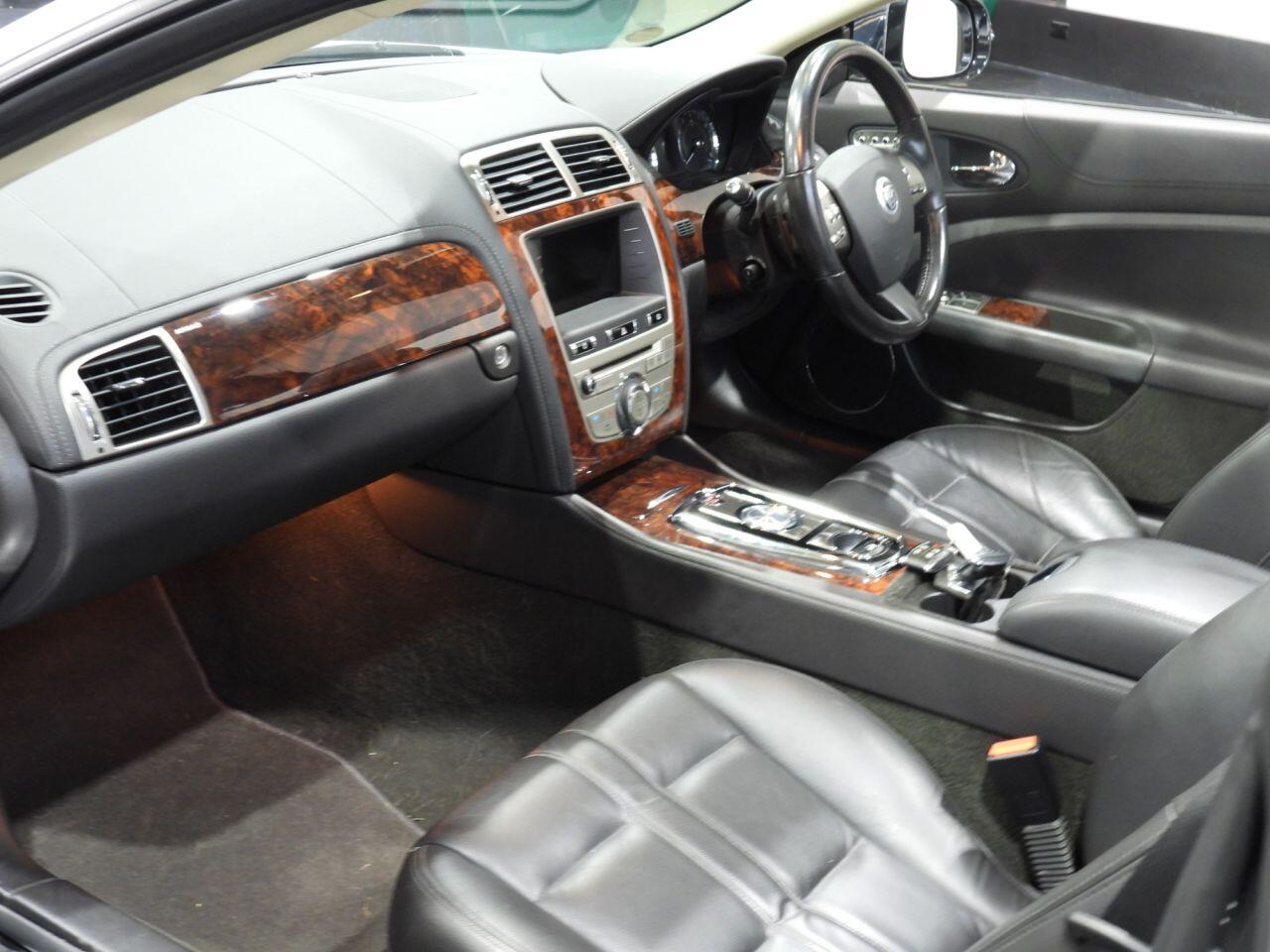 Jaguar XK view 28