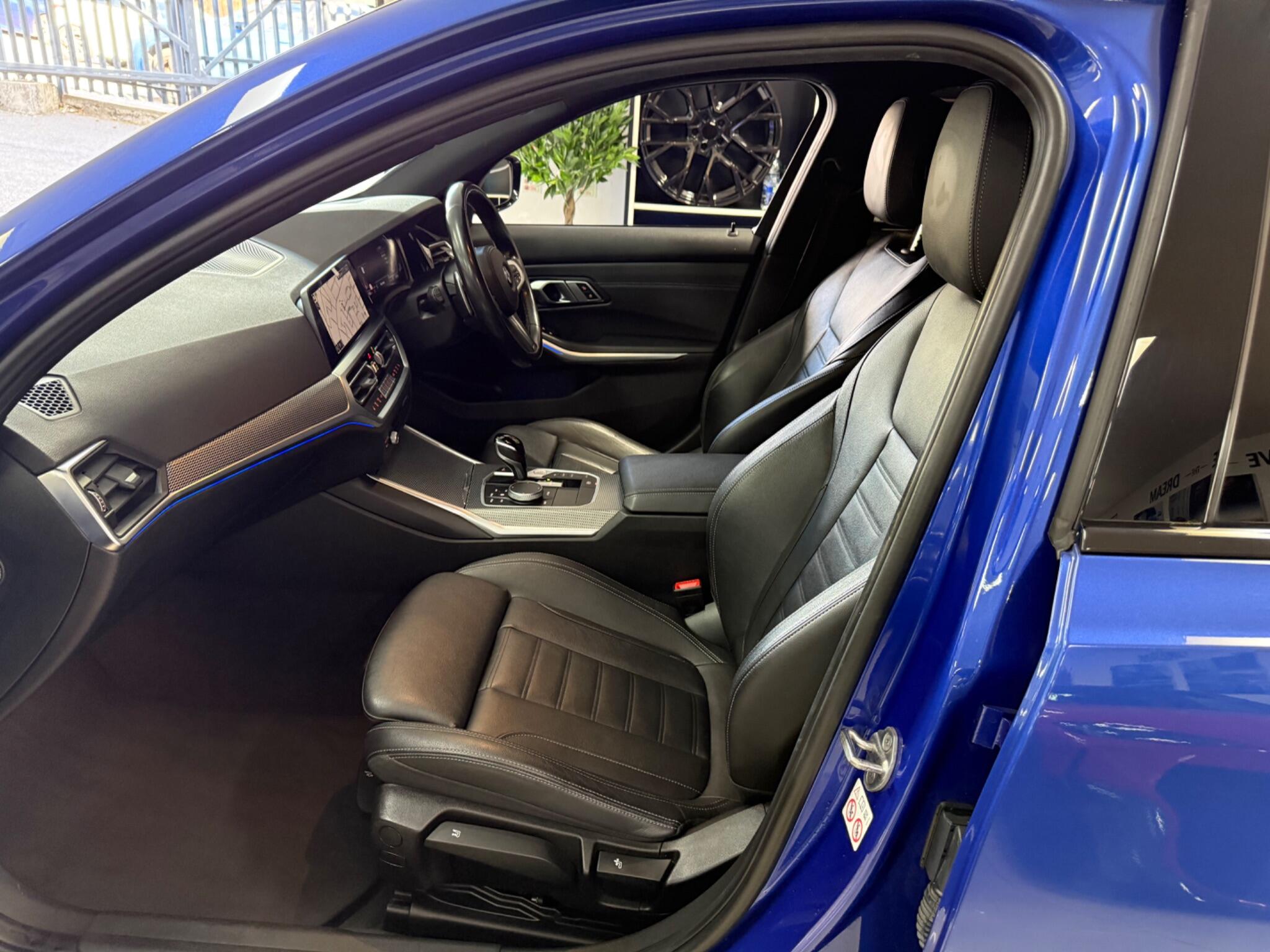 BMW 3 Series view 31