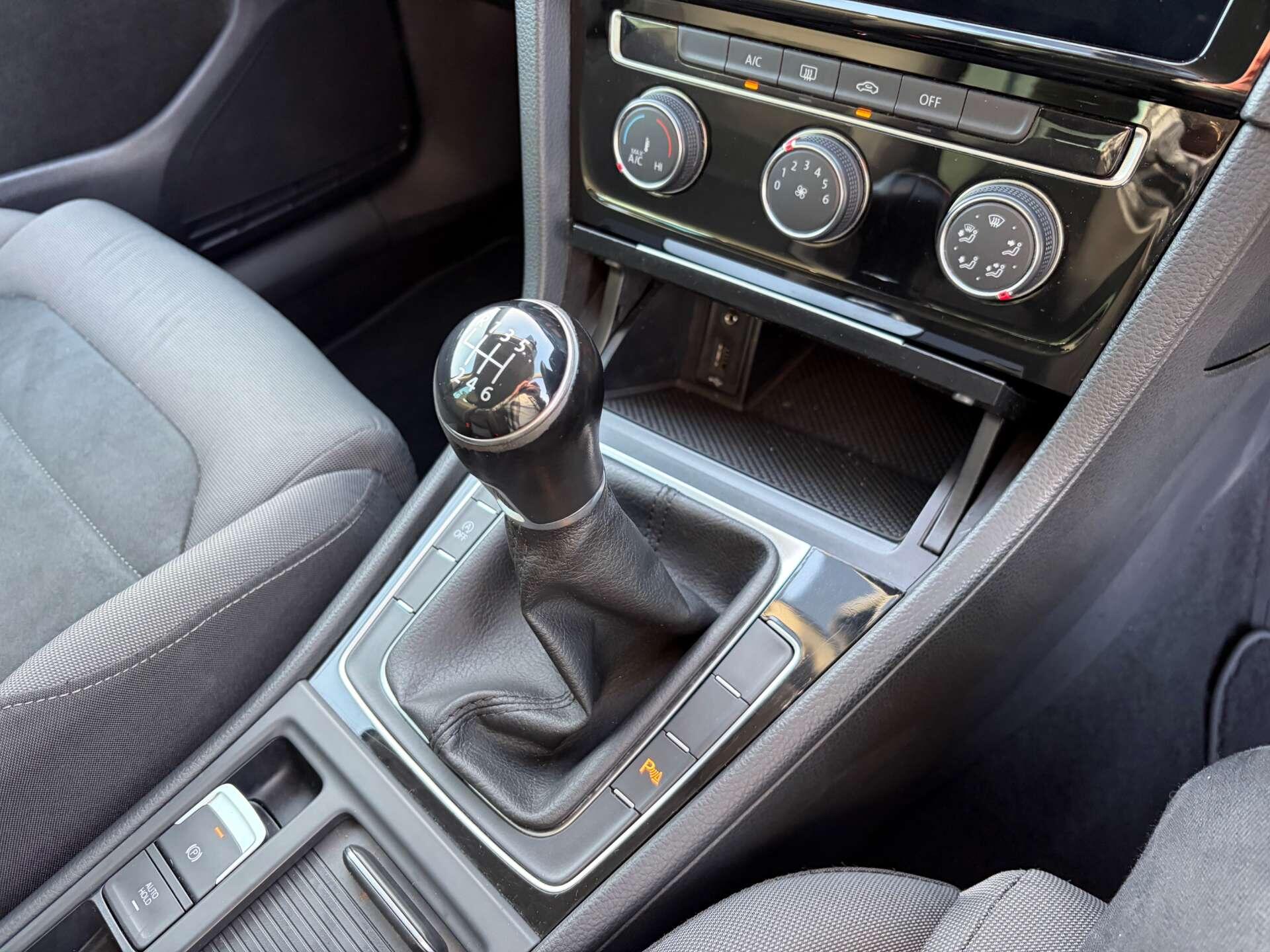 Volkswagen Golf view 47