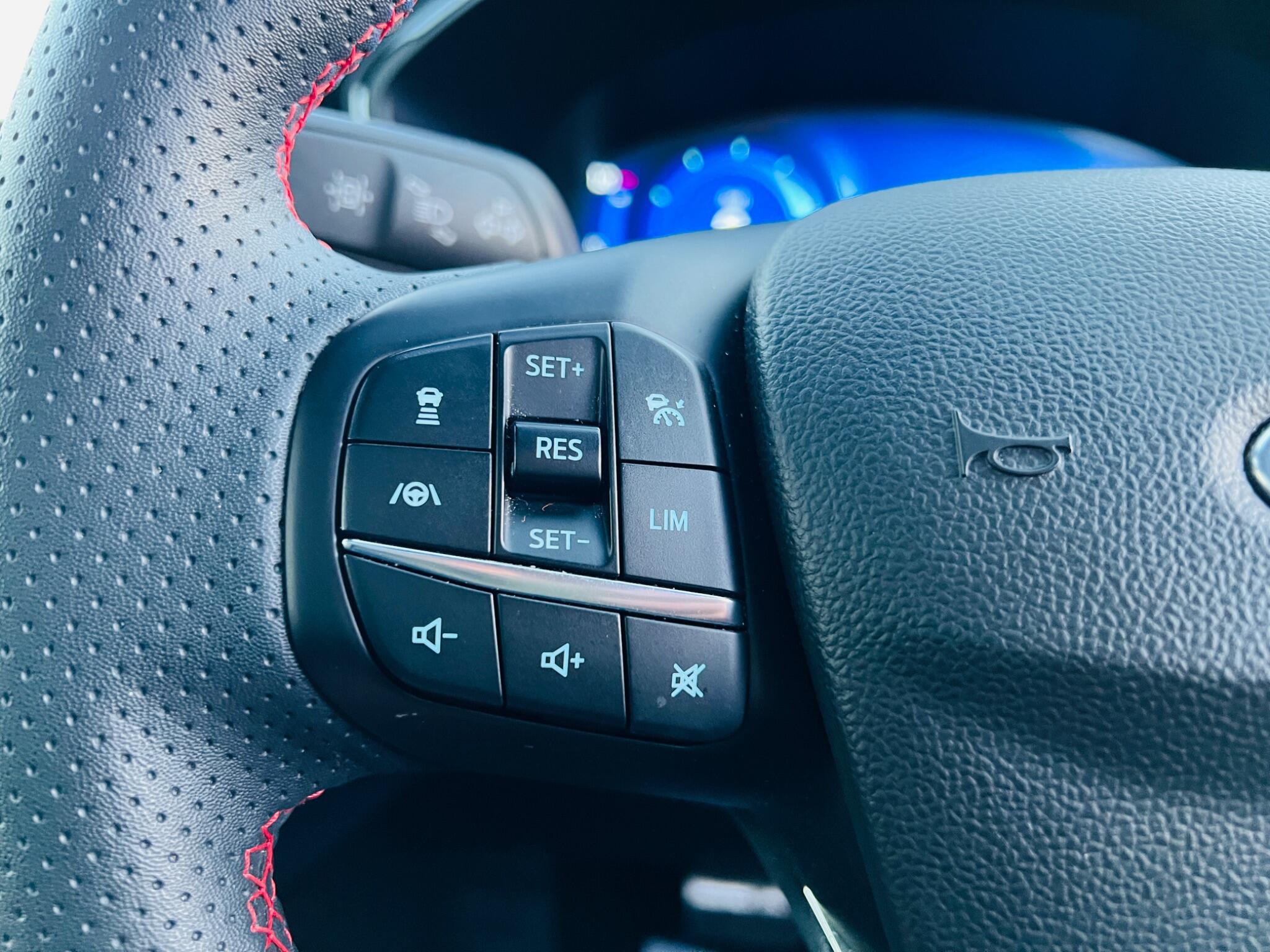 2023 Ford Kuga 2.5 EcoBoost Duratec 14.4kWh ST-Line X CVT Euro 6 (s/s) 5dr • 23,532 miles image 31