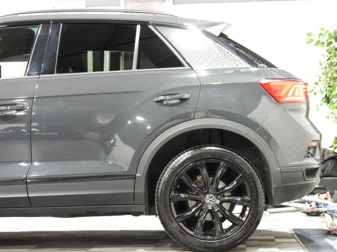 Volkswagen T-Roc view 18
