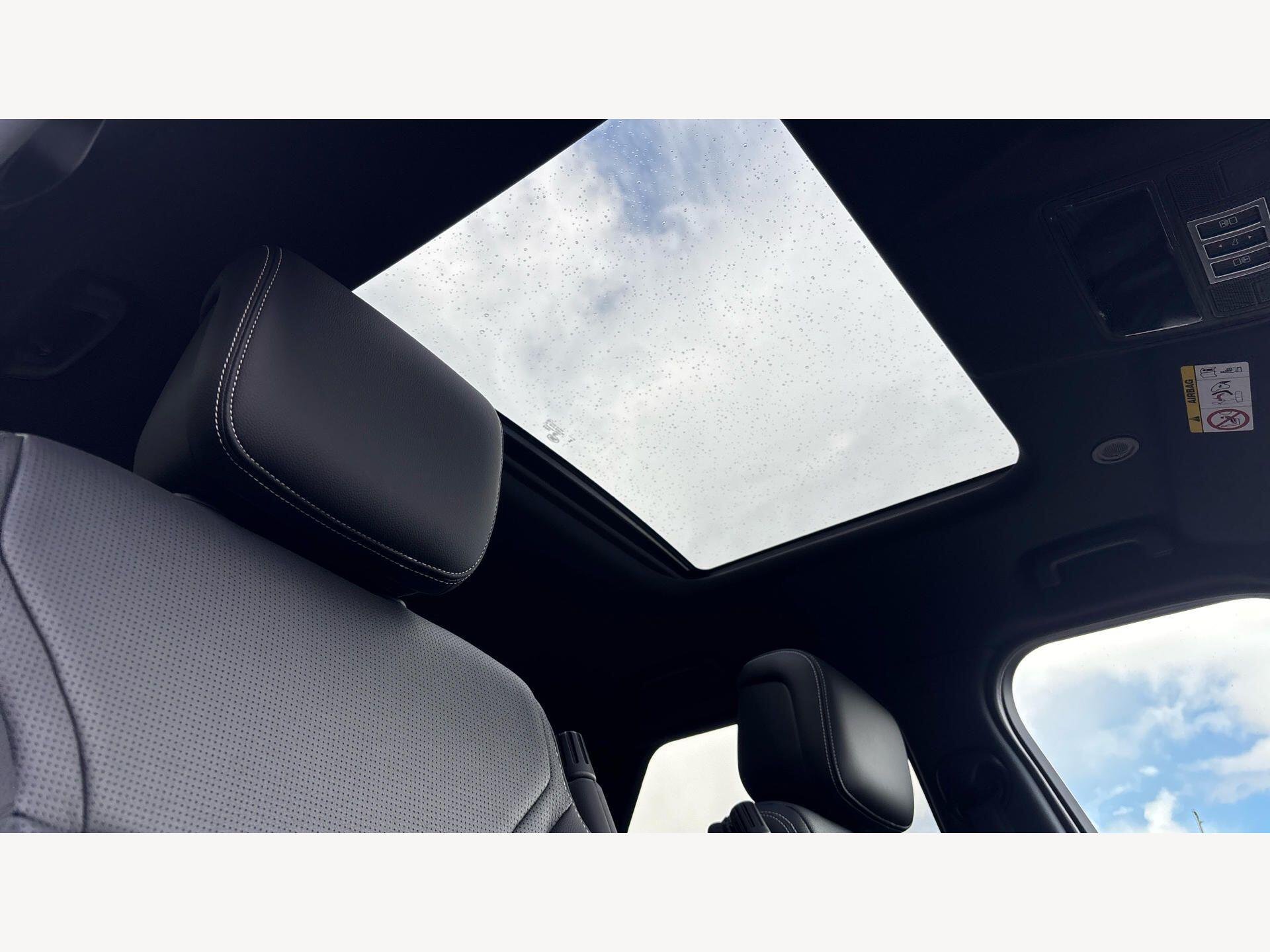 Land Rover Discovery view 24