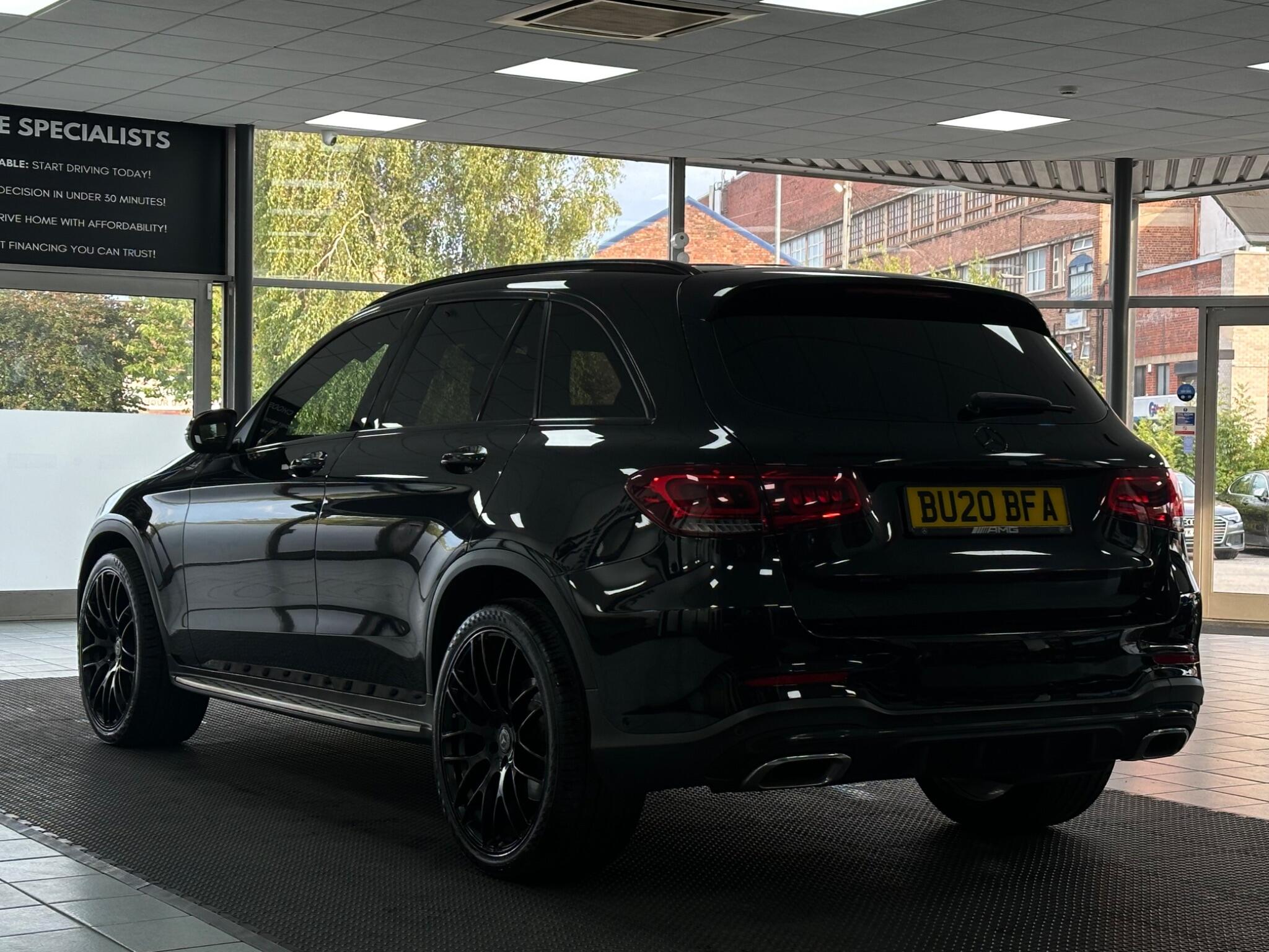 Mercedes-Benz GLC view 9