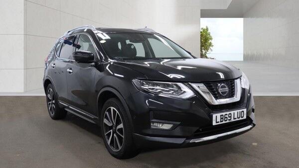 Nissan X-Trail view 3