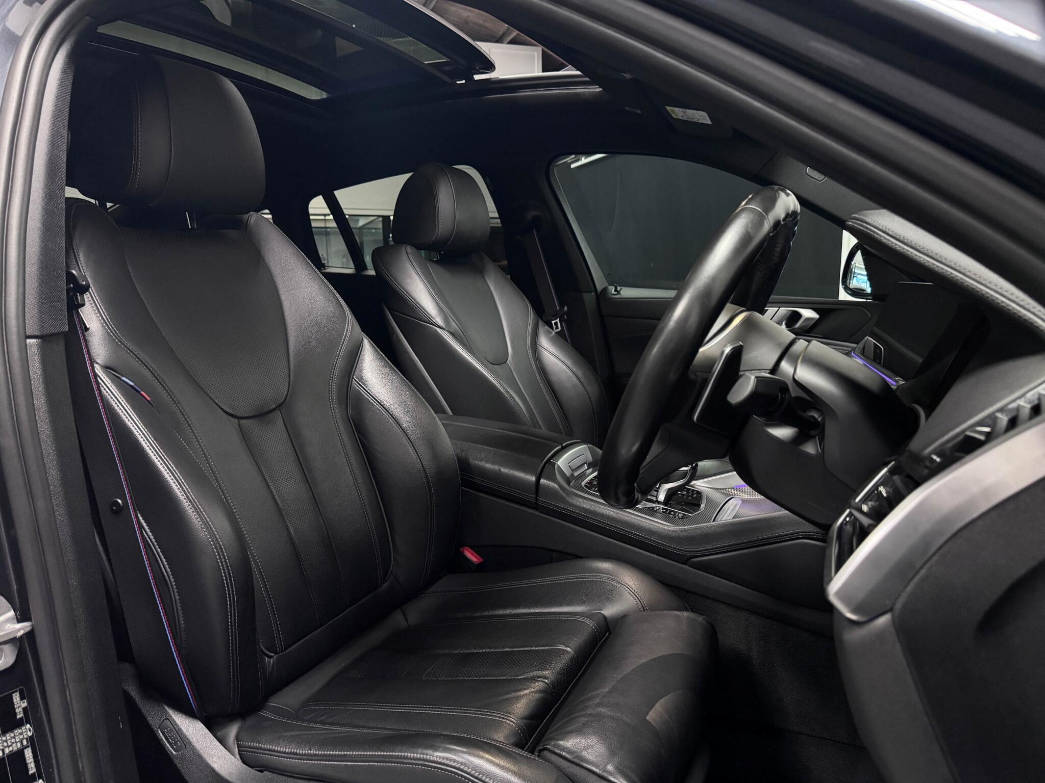 BMW X6 view 28