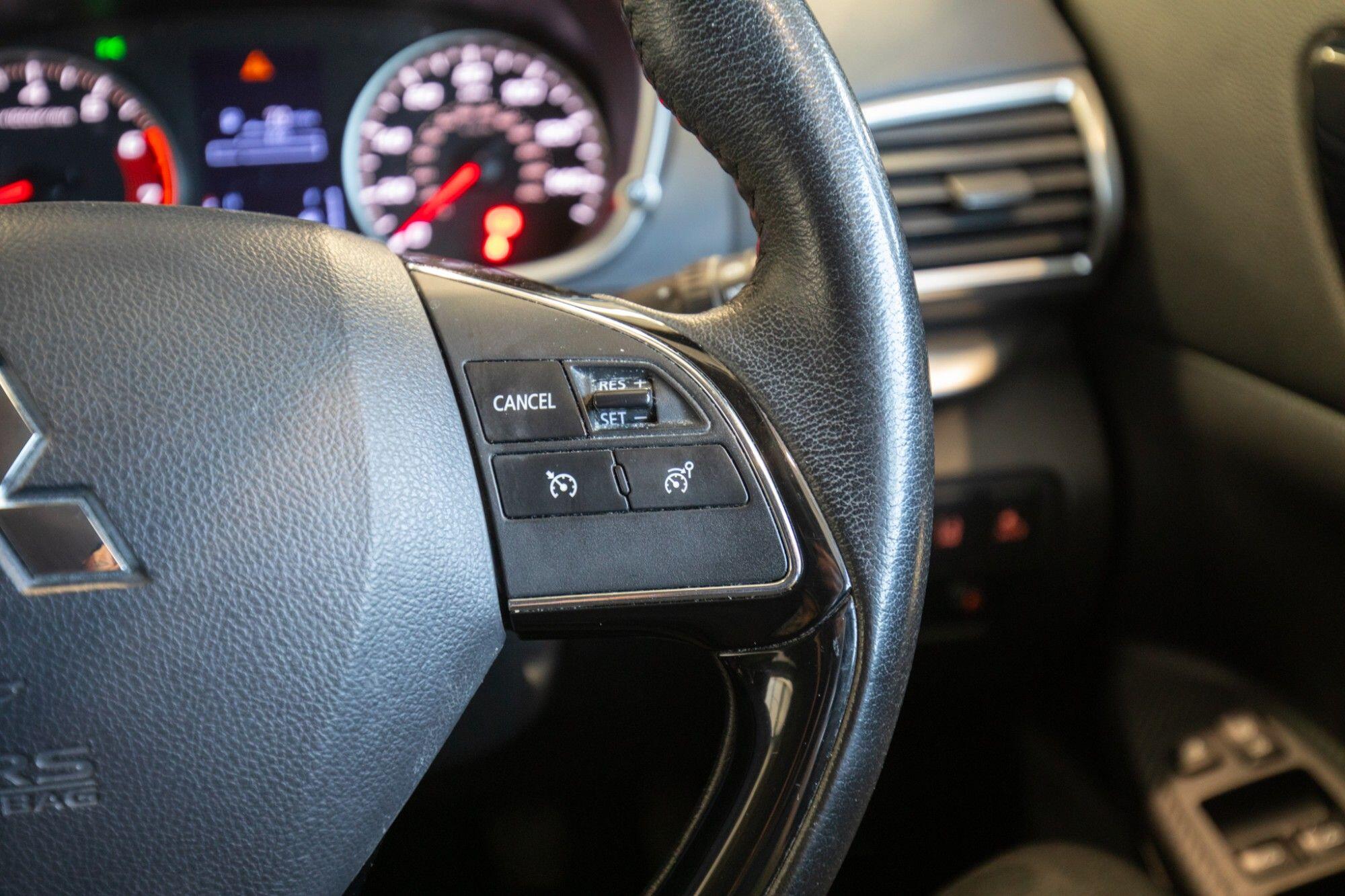 Mitsubishi Eclipse Cross view 12