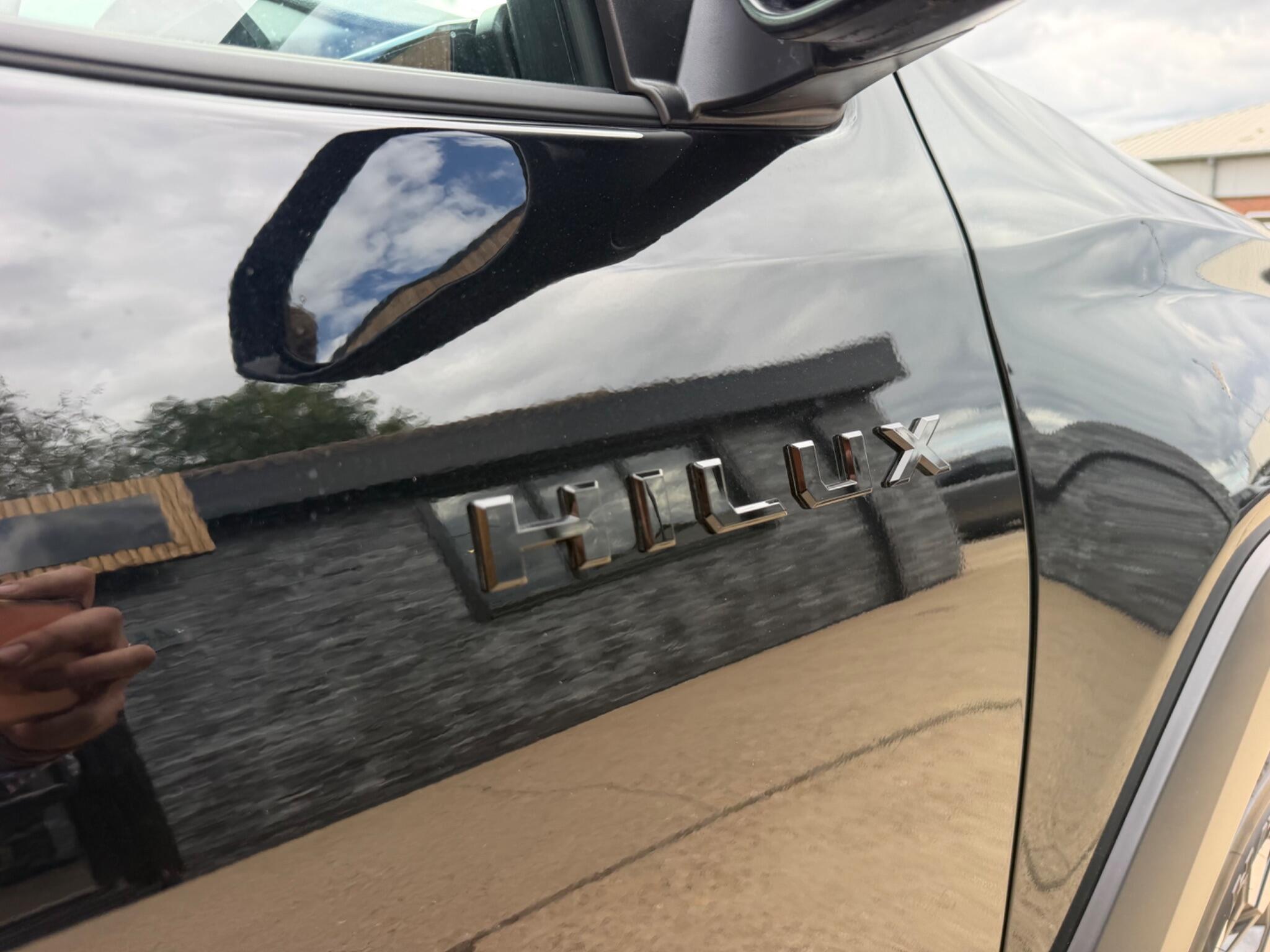 Toyota Hilux view 15