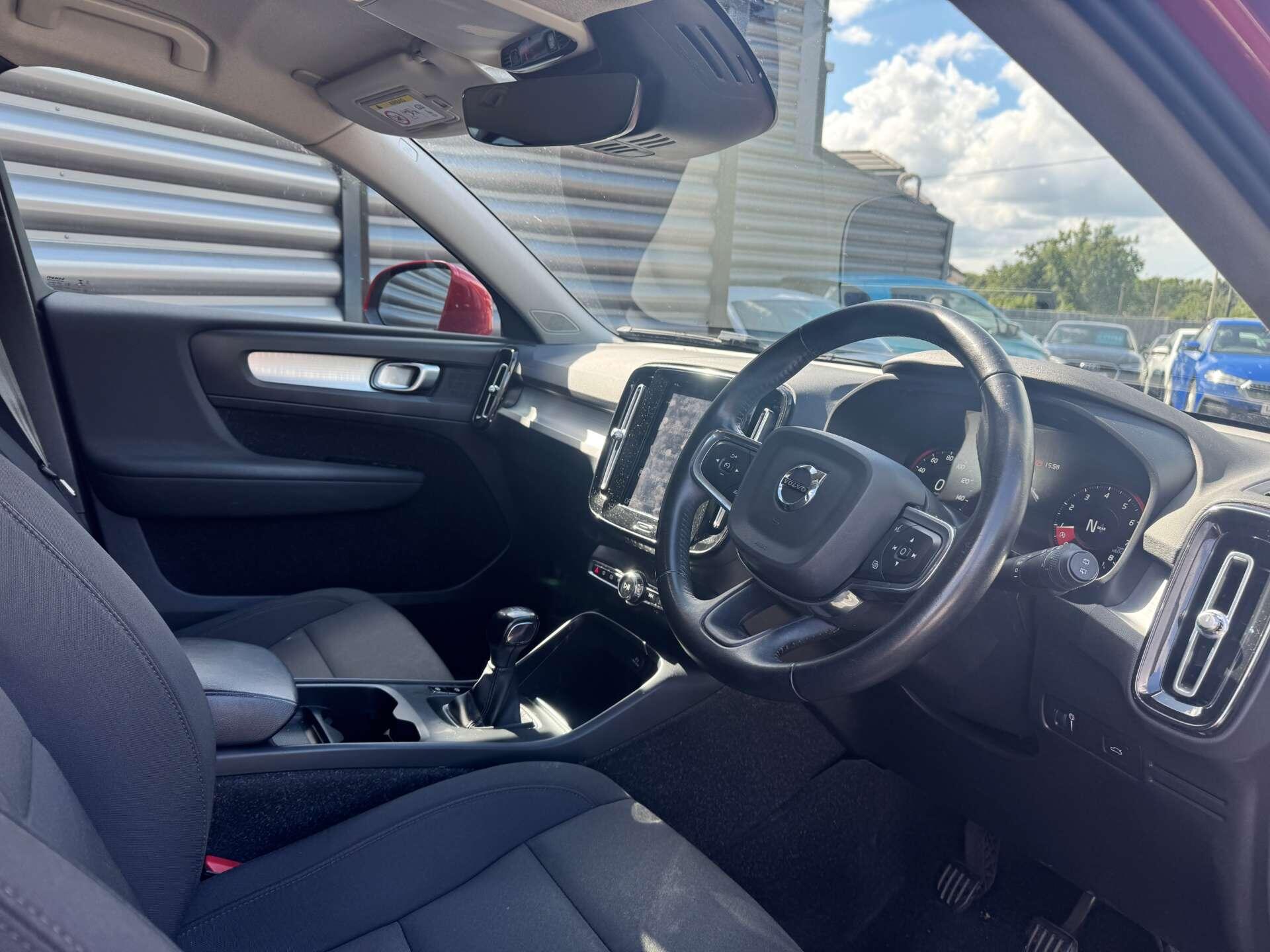 Volvo XC40 view 10