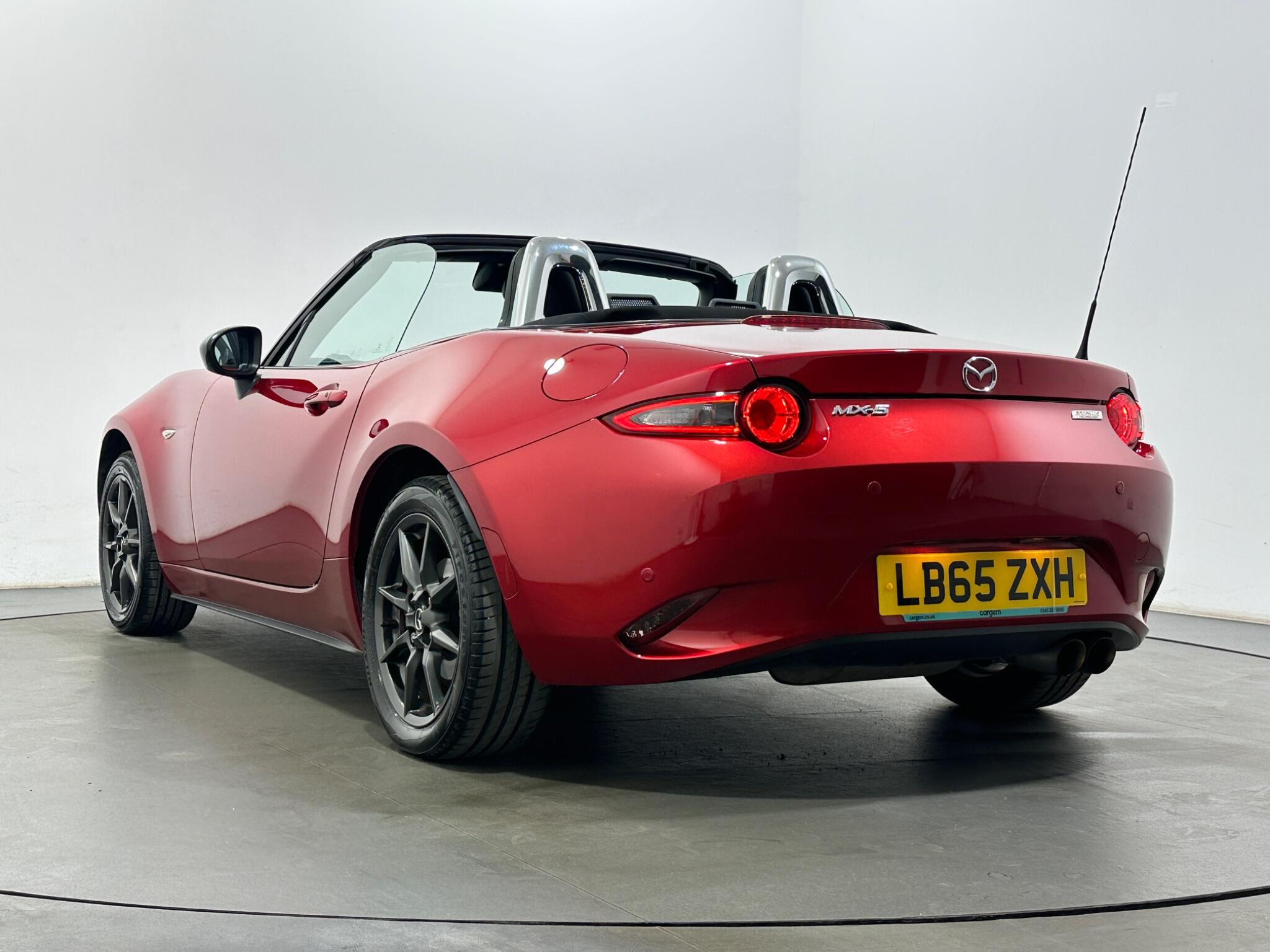 Mazda MX-5 view 34