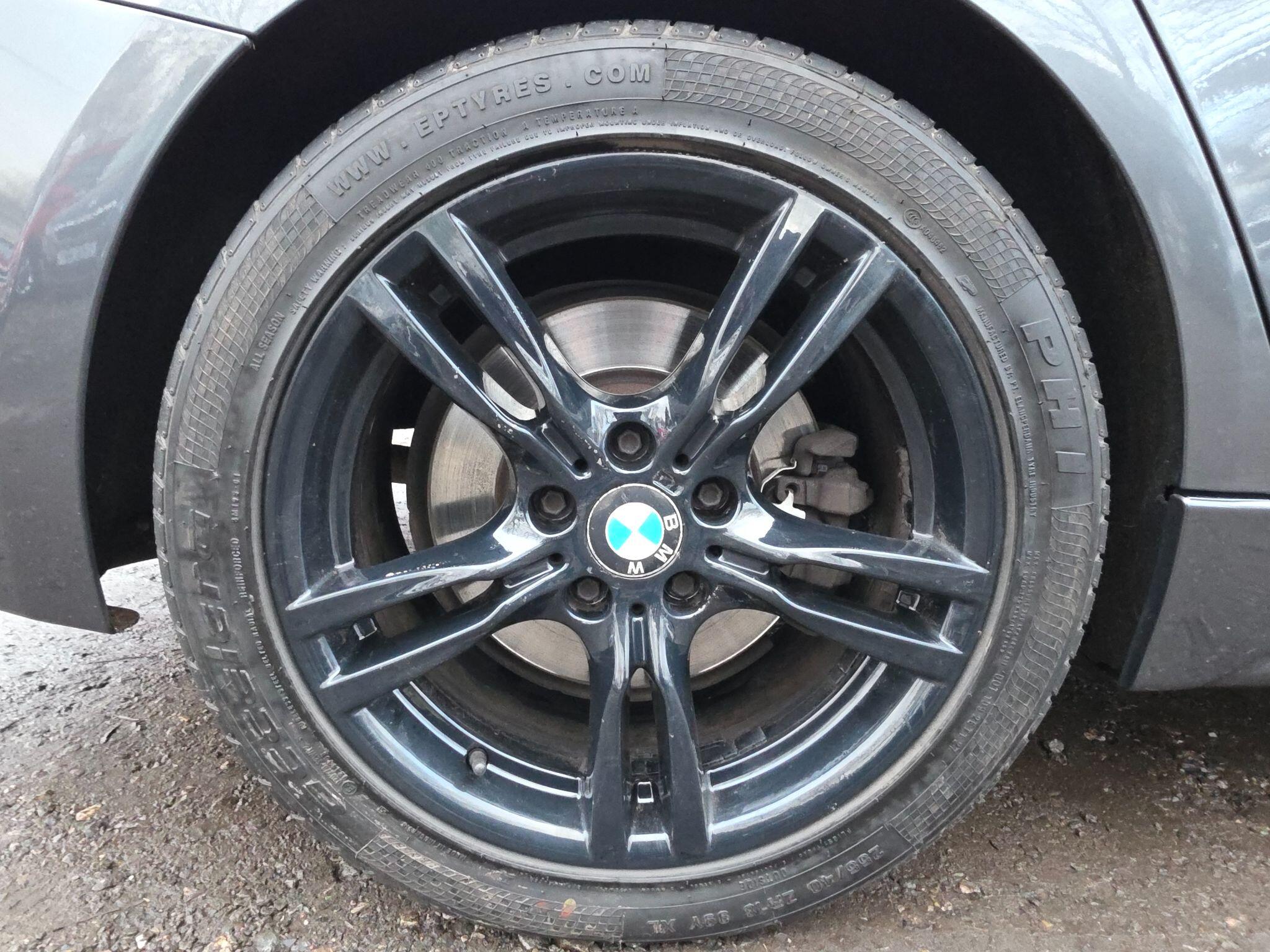 2013 BMW 3 Series image 41