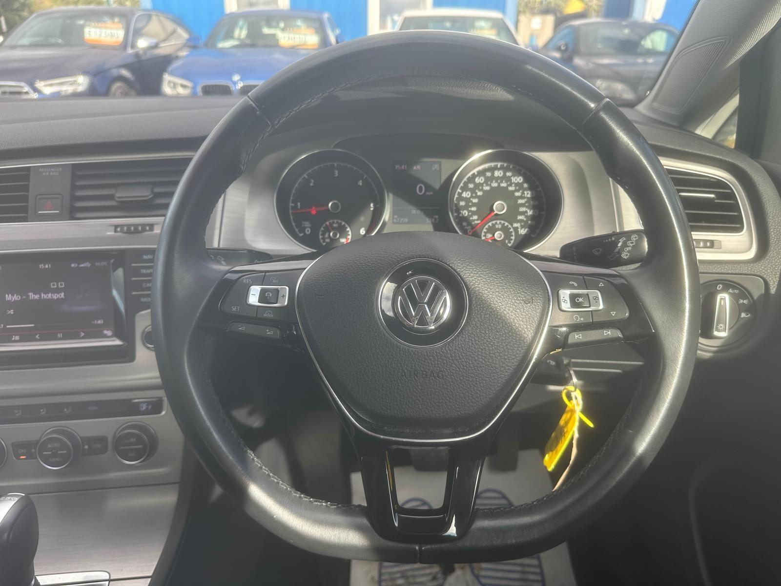Volkswagen Golf view 20
