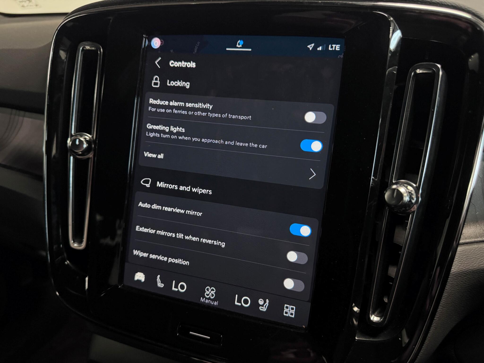 Volvo XC40 view 45