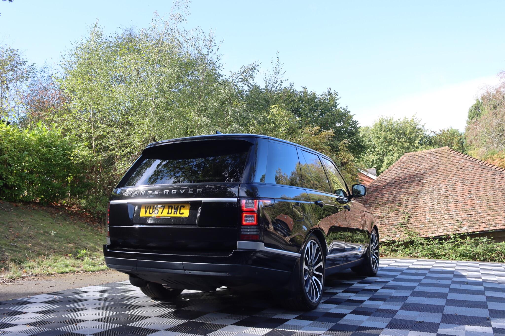 Land Rover Range Rover view 34
