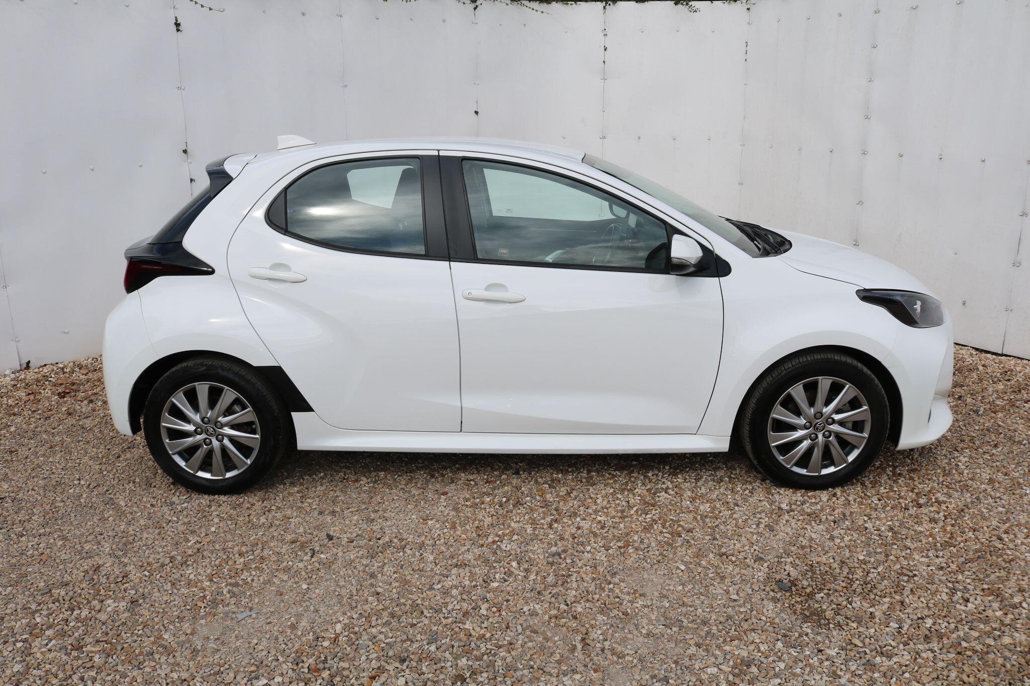 Toyota Yaris view 9