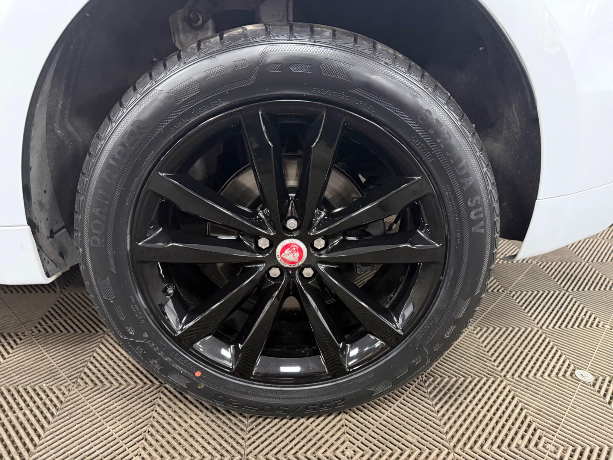 Jaguar F-Pace view 45