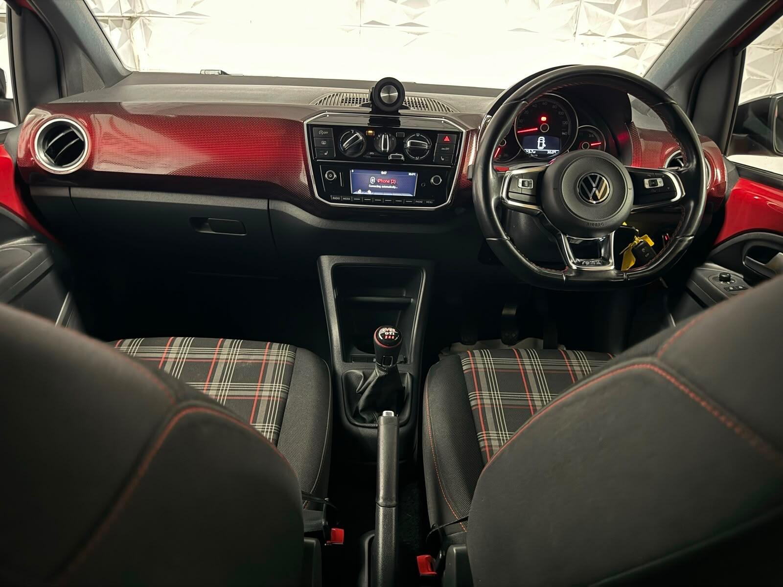 Volkswagen Up! view 11
