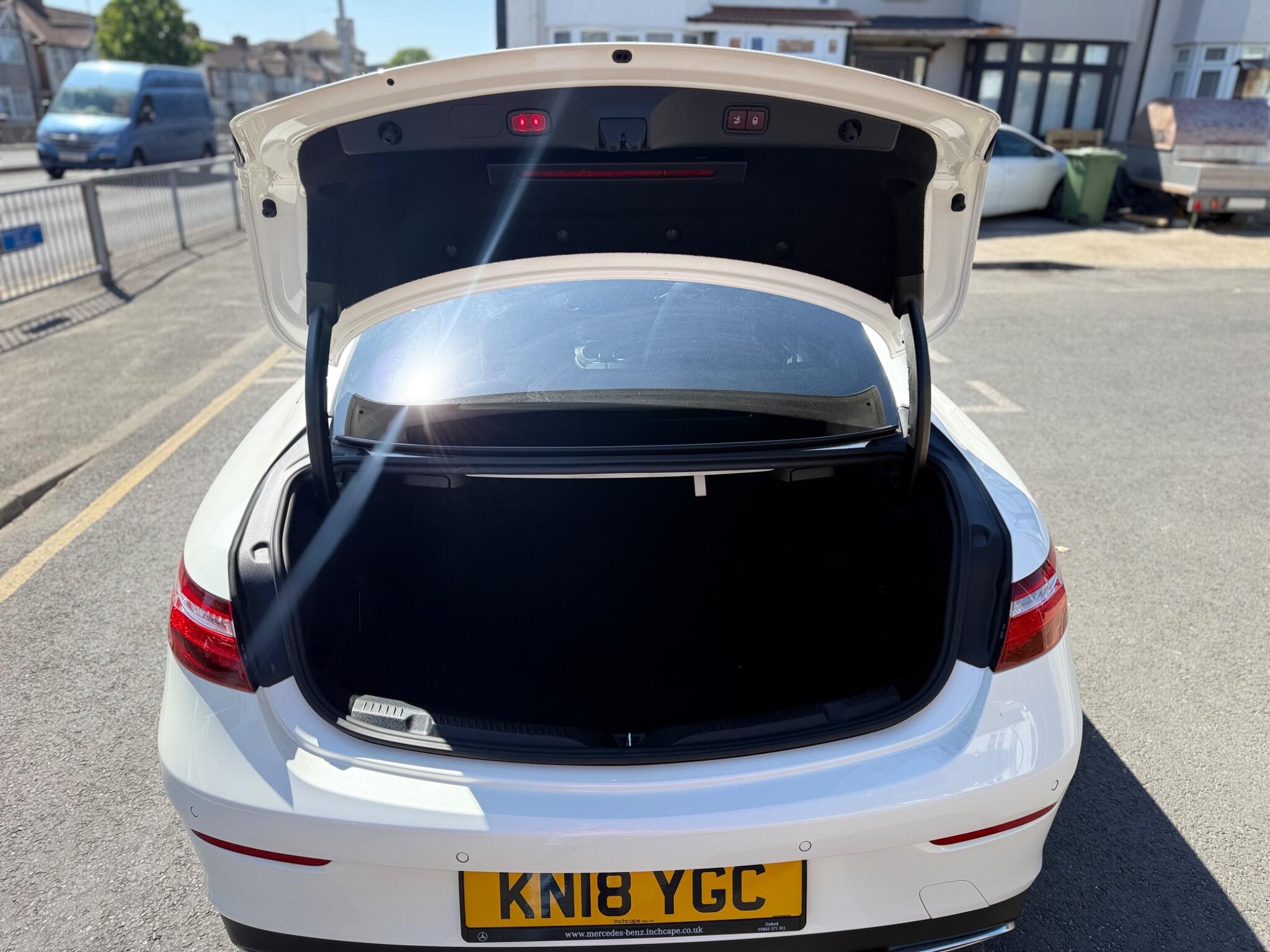 Mercedes-Benz E-Class view 30