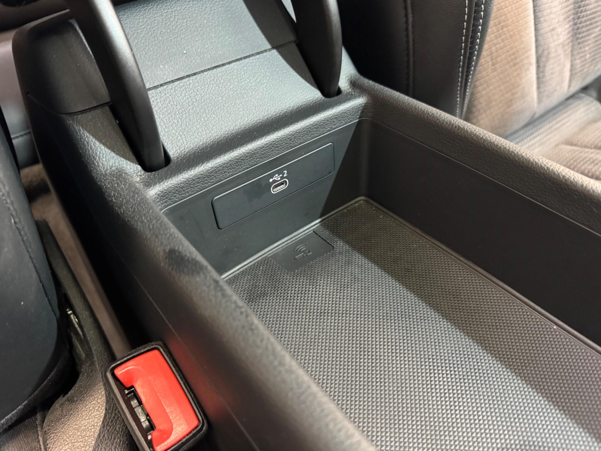 Audi A4 view 51