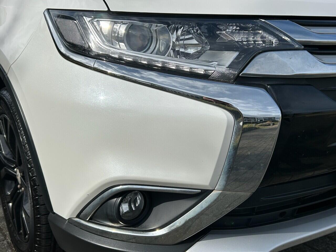 Mitsubishi Outlander view 7