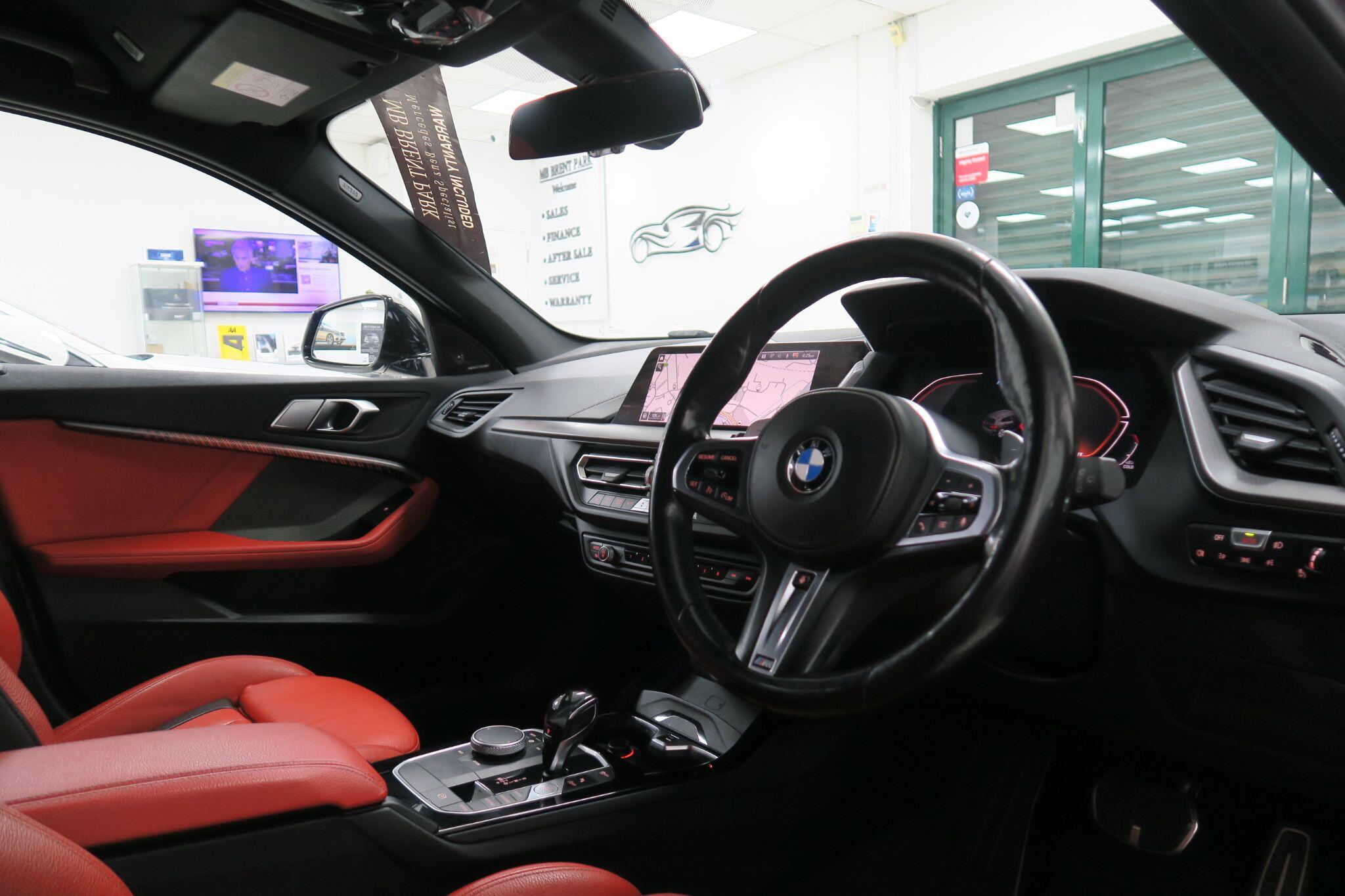BMW 1 Series view 11