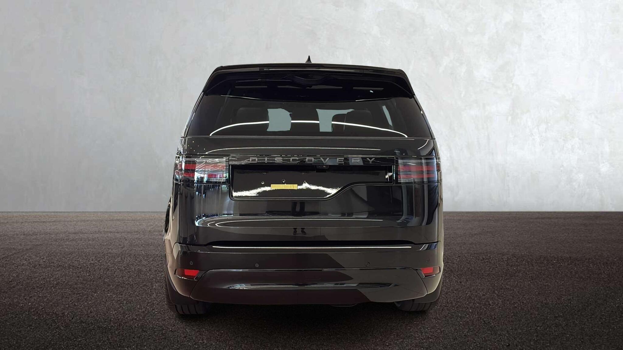 Land Rover Discovery view 6