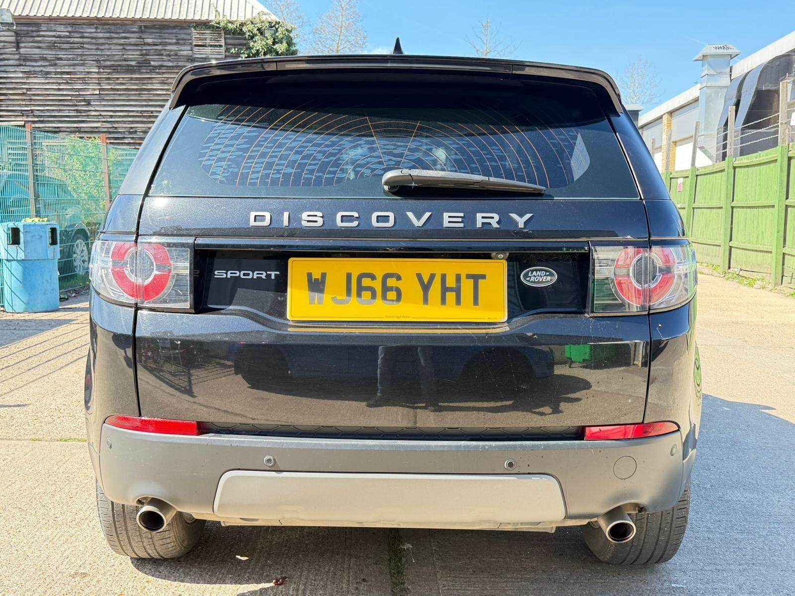 Land Rover Discovery Sport view 6
