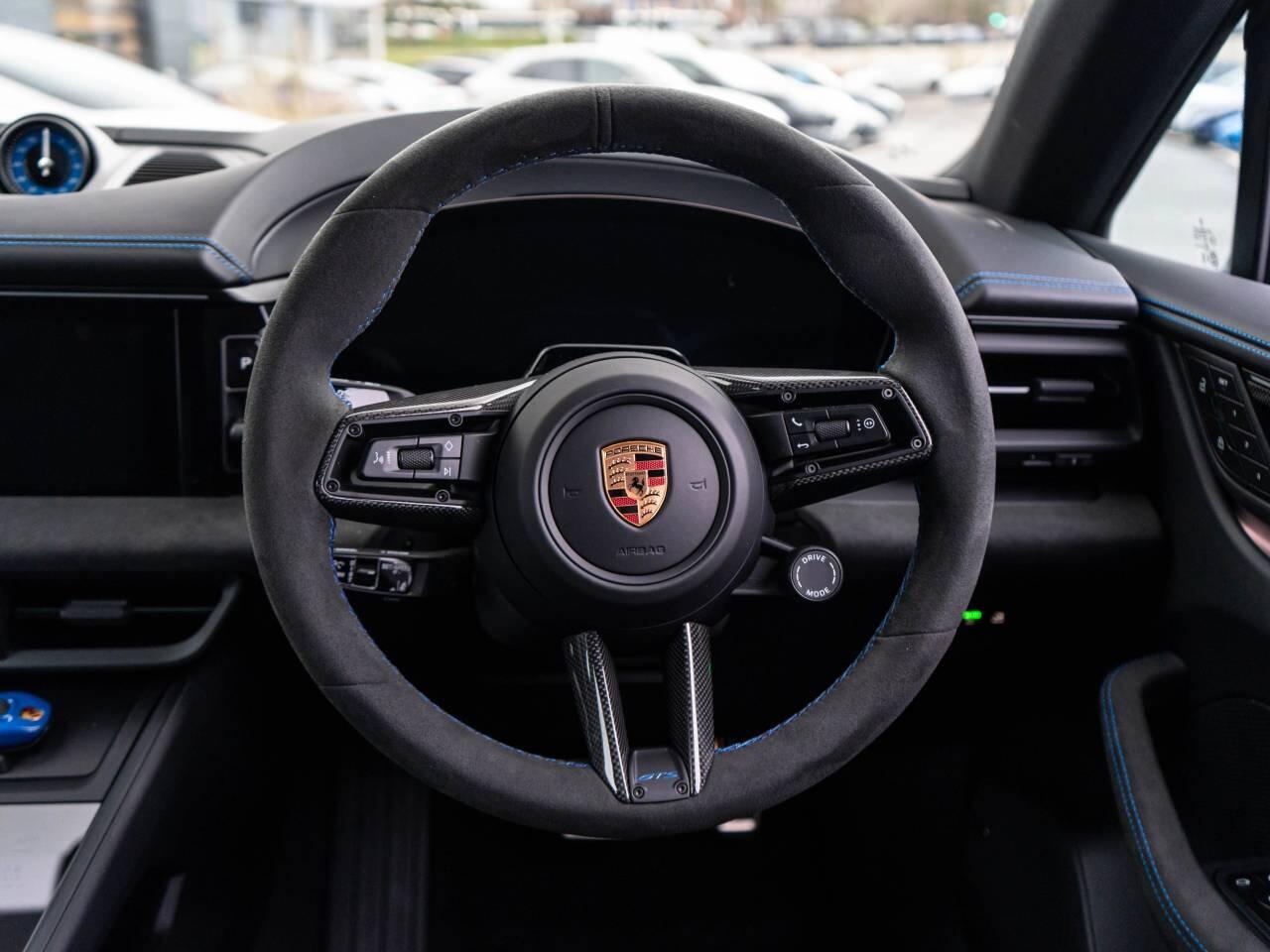 Porsche Macan view 18