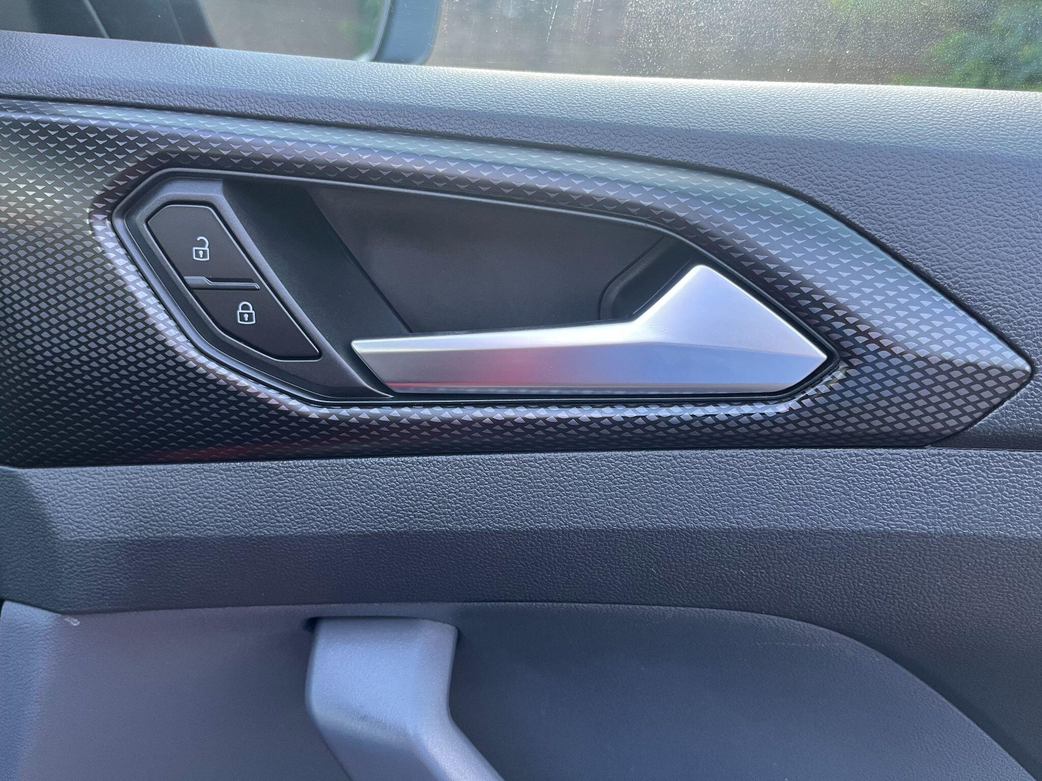 Volkswagen T-Cross view 36