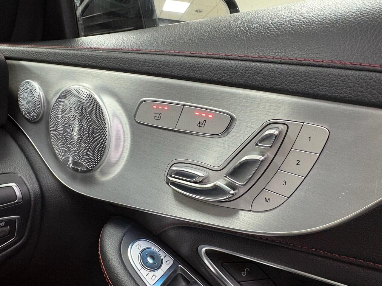 Mercedes-Benz C-Class view 28